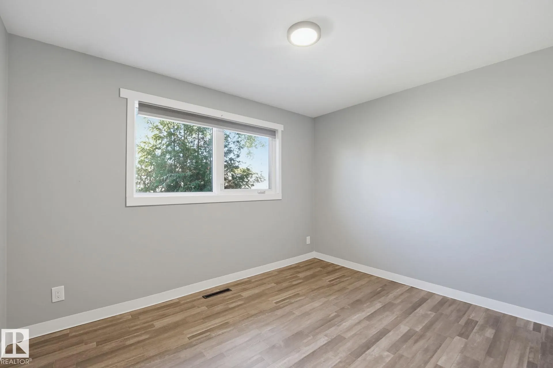10207 & 10209 120 Avenue