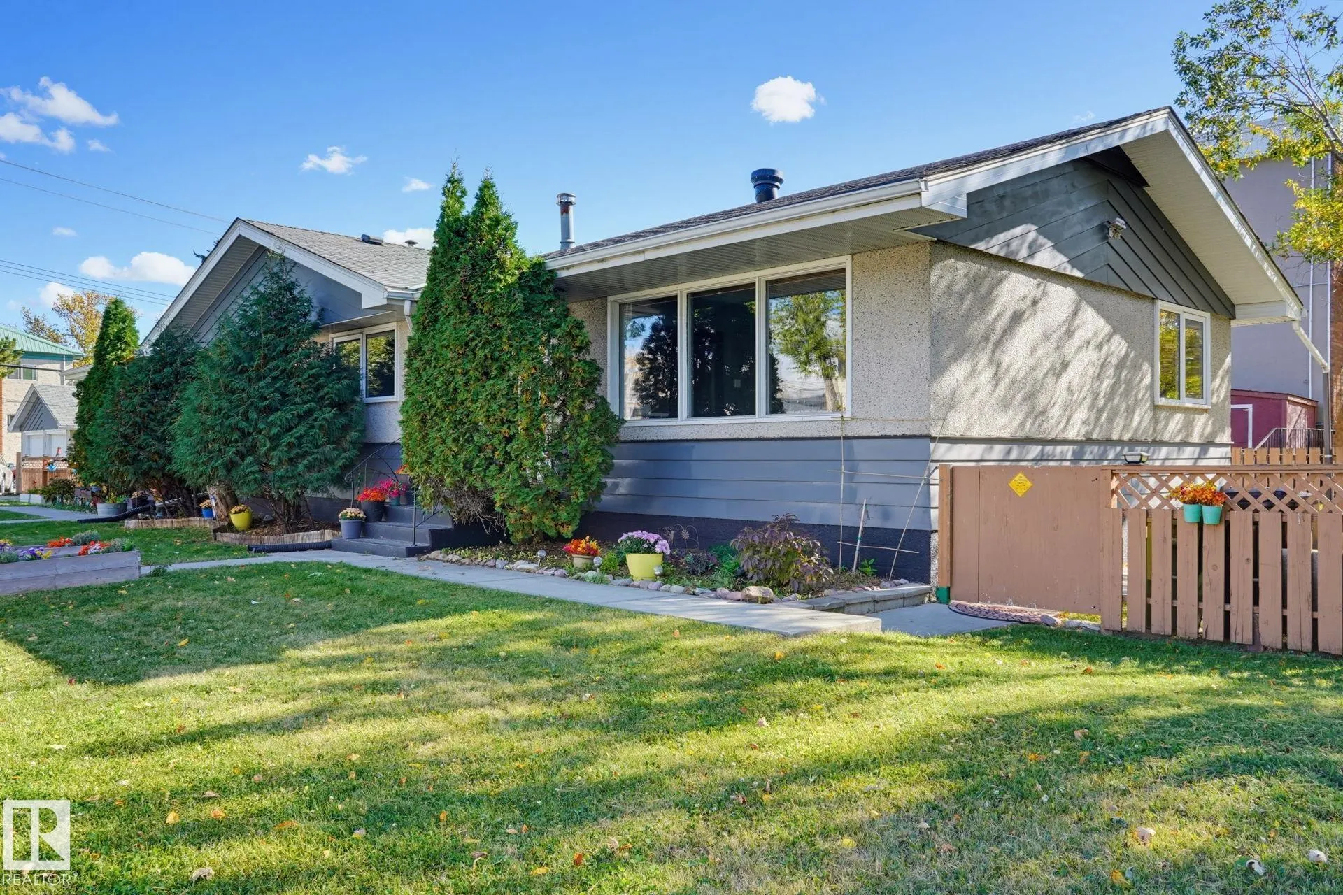 10207 & 10209 120 Avenue