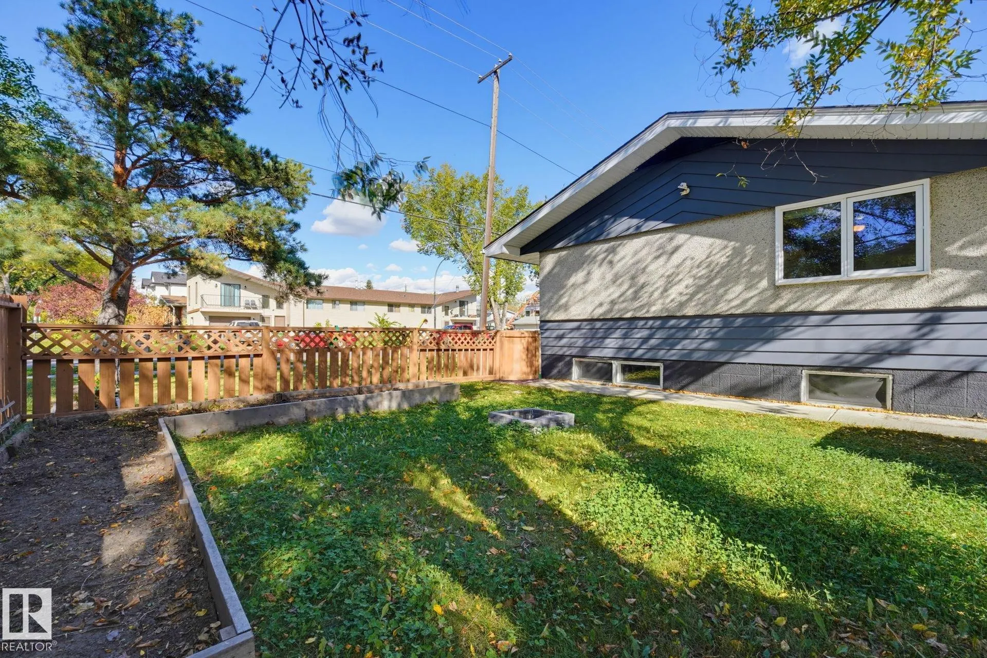 10207 & 10209 120 Avenue