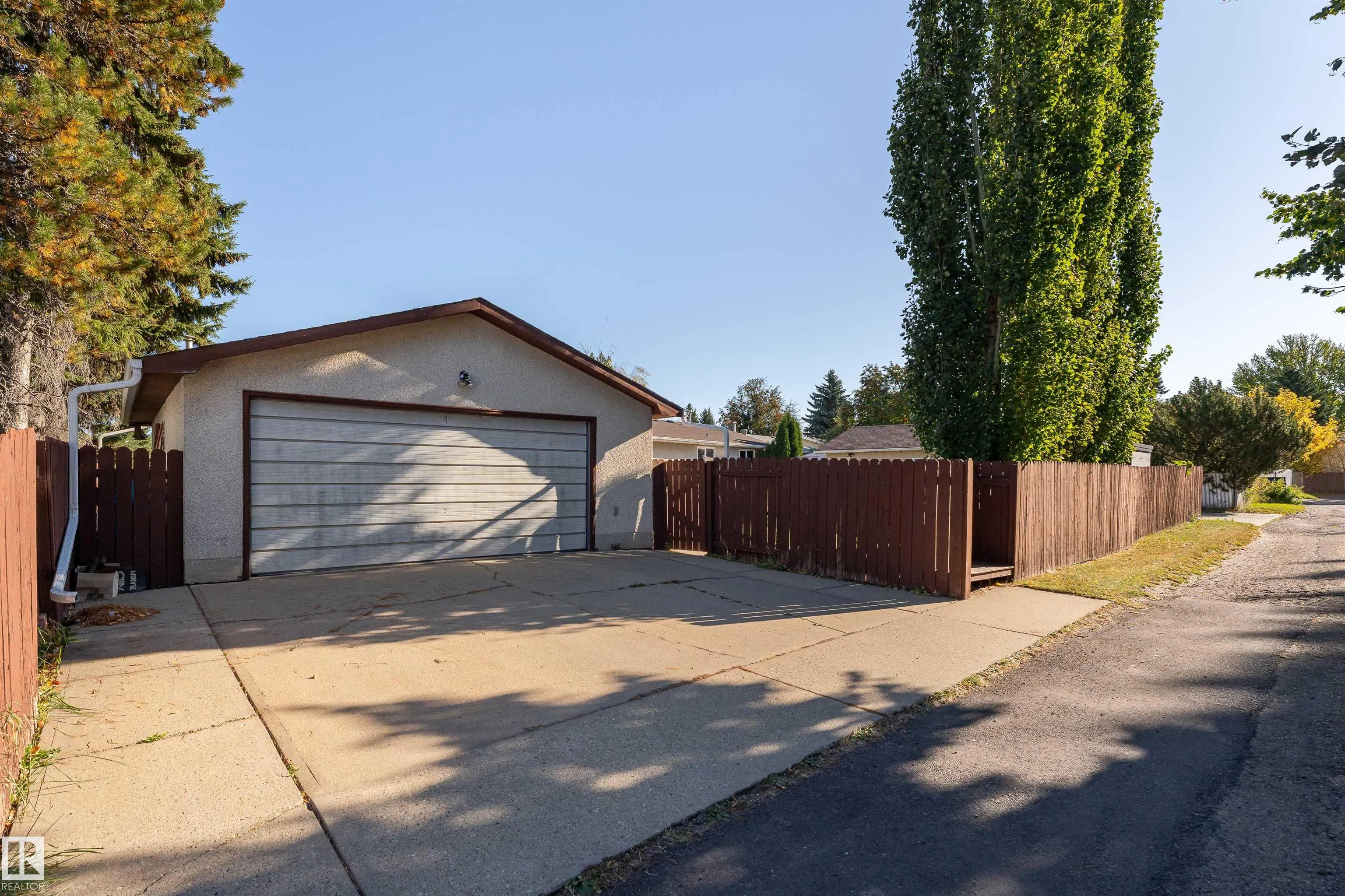720 KNOTTWOOD Road
