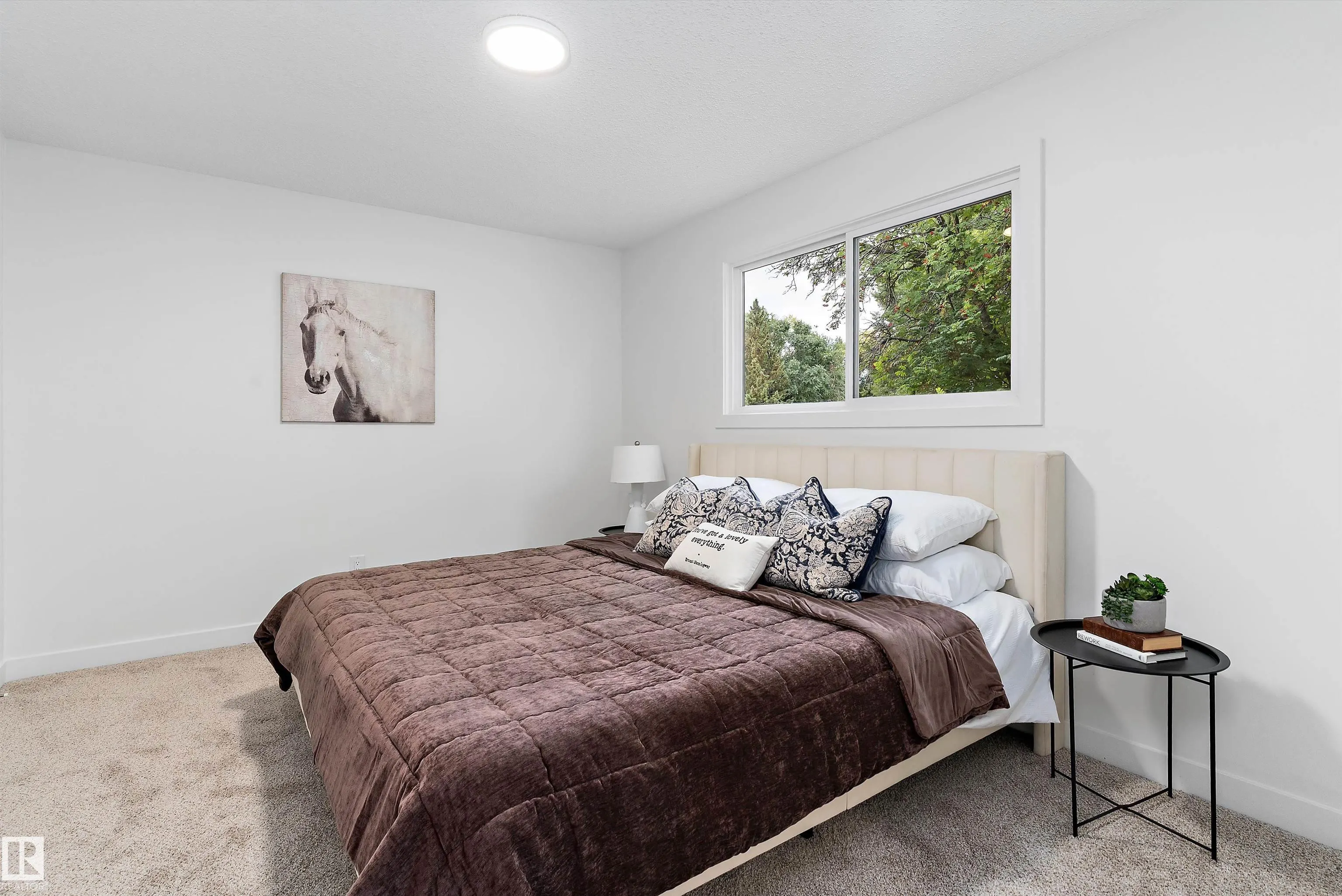5 GLENBROOK Boulevard