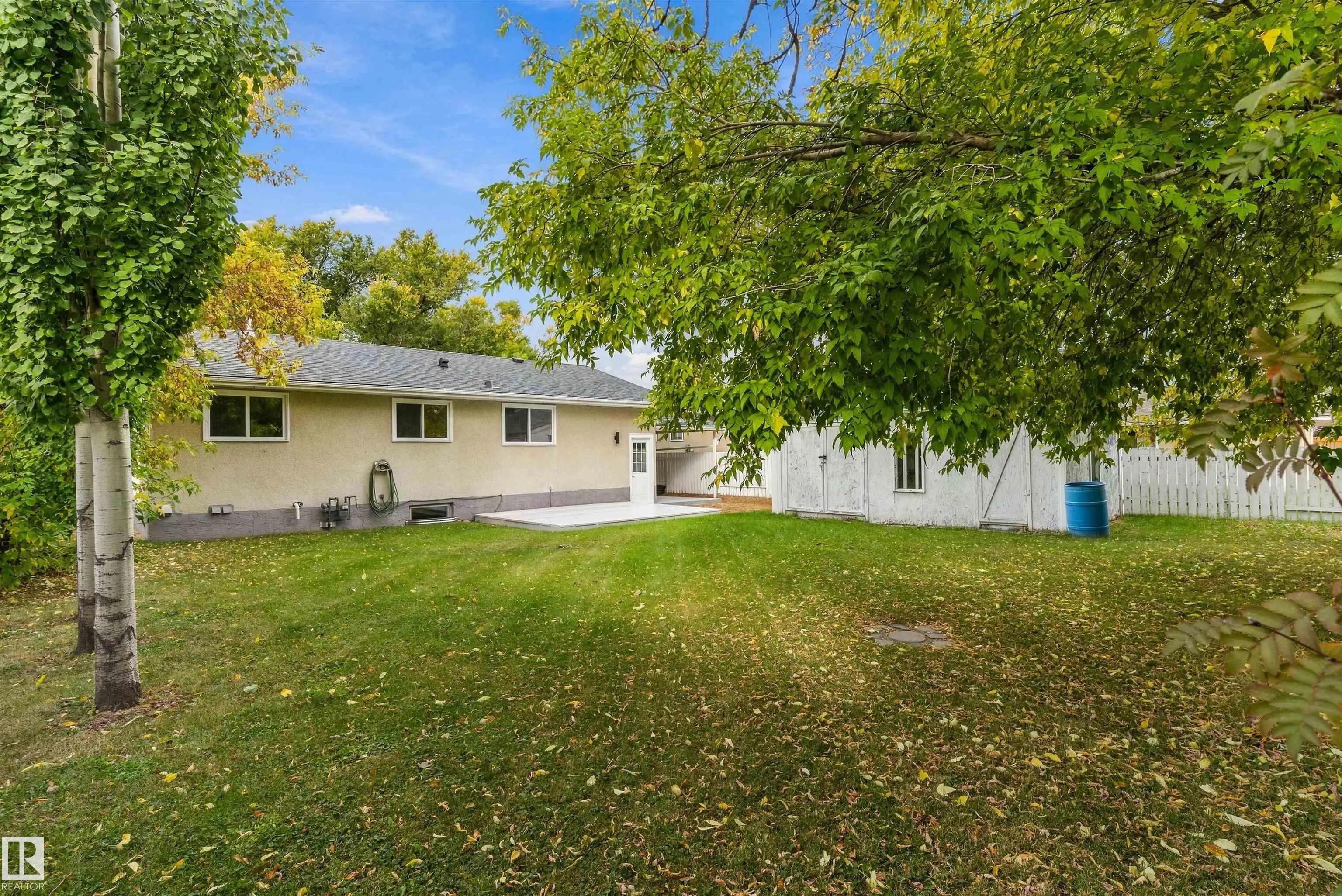 5 GLENBROOK Boulevard