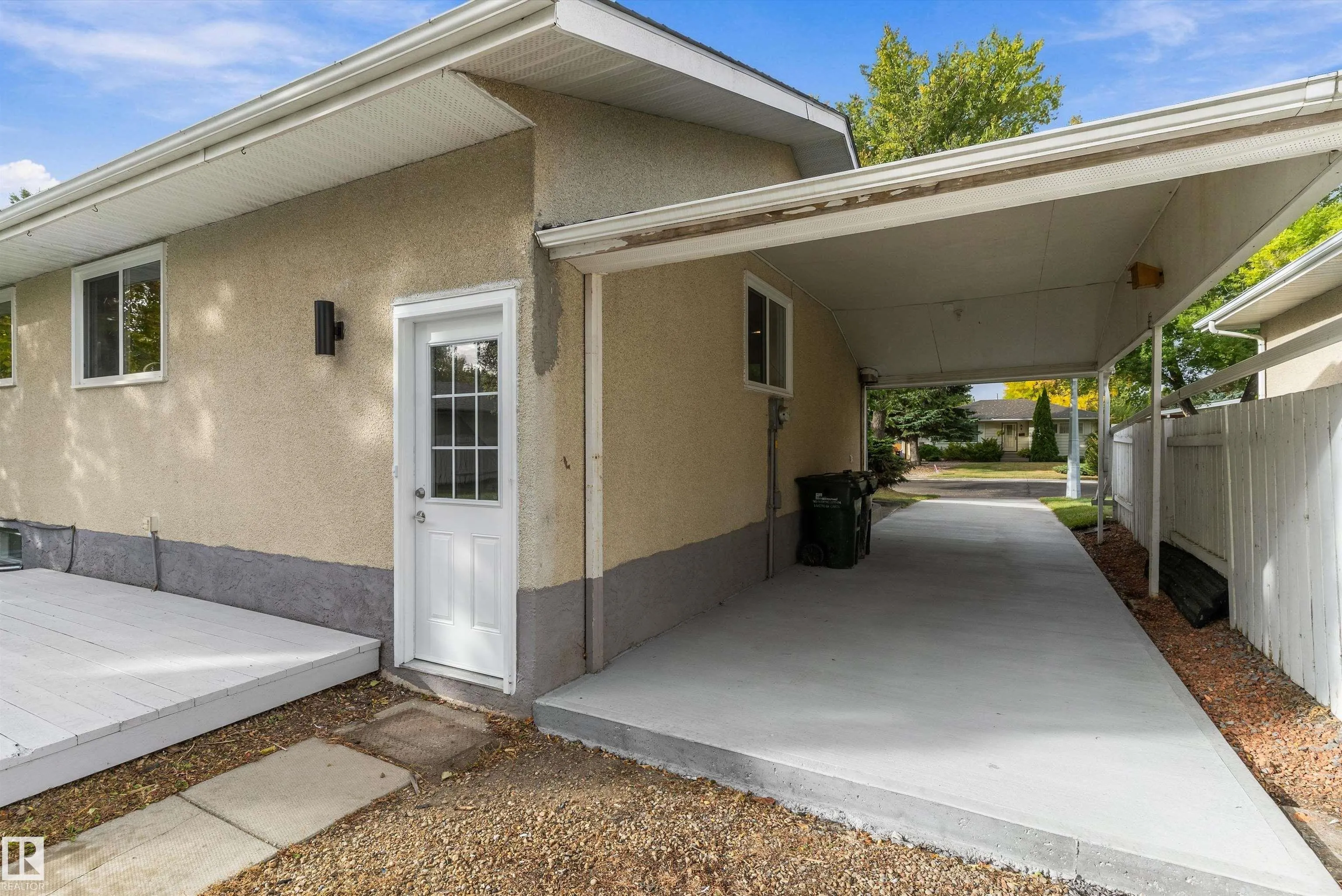 5 GLENBROOK Boulevard