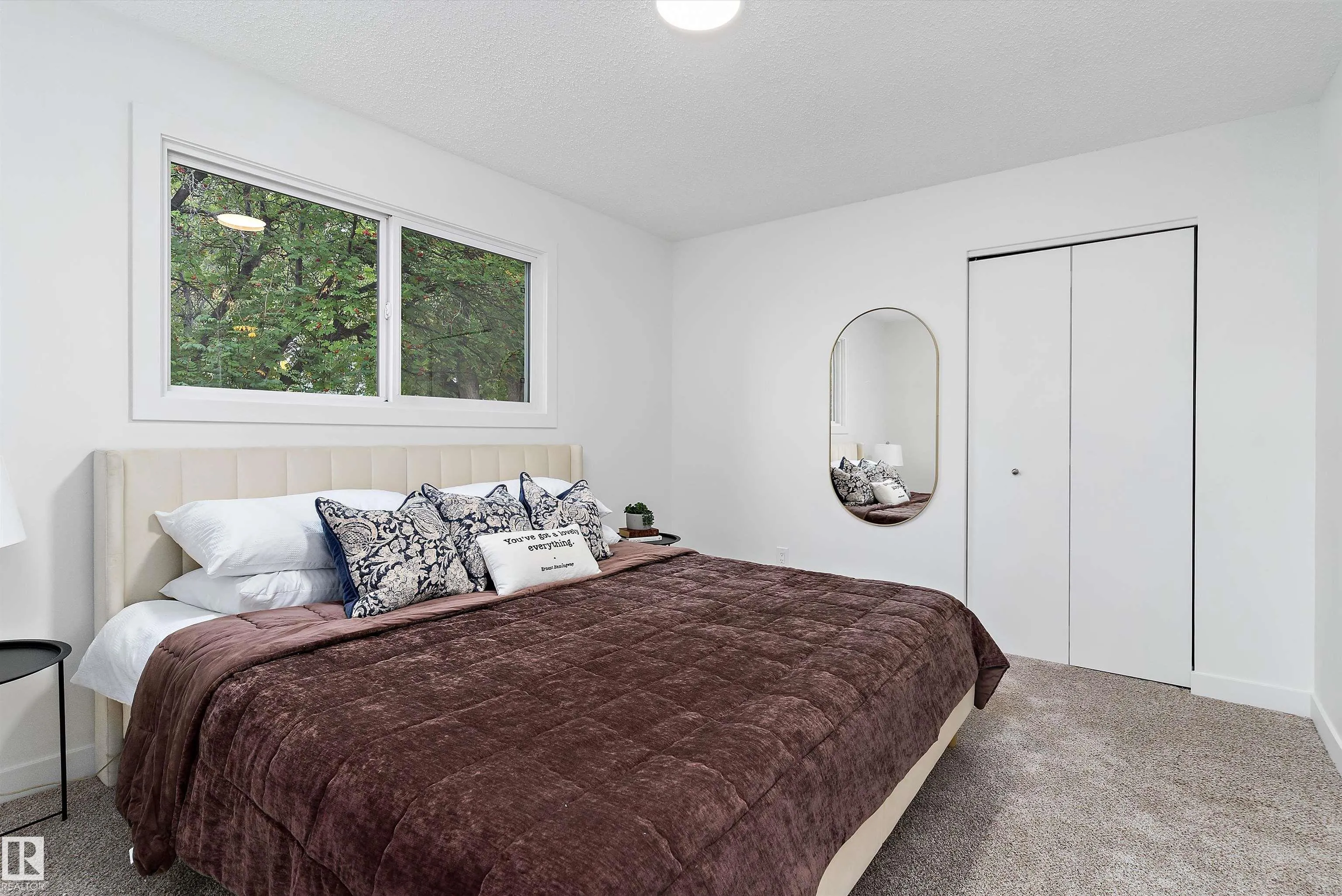 5 GLENBROOK Boulevard