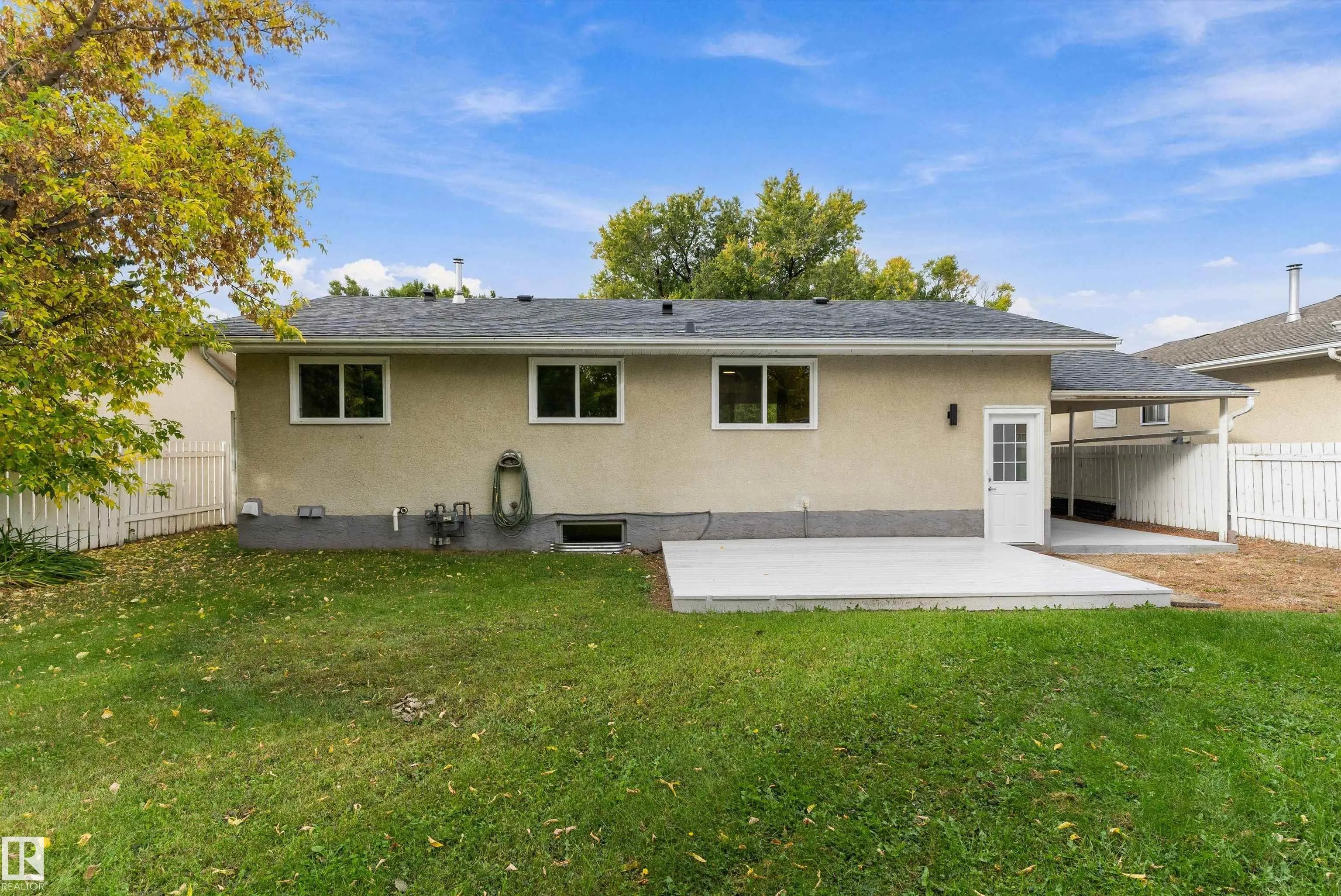 5 GLENBROOK Boulevard