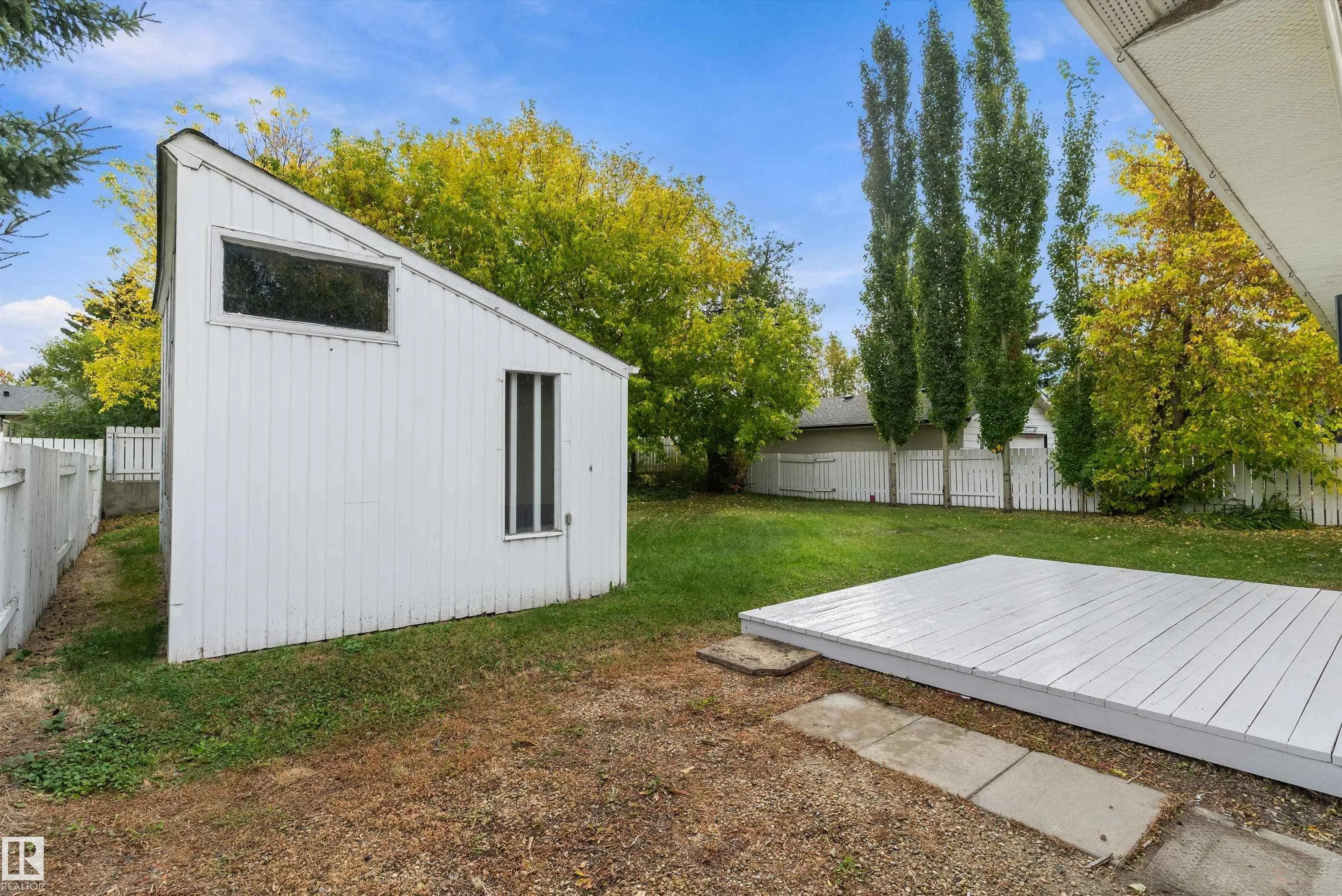 5 GLENBROOK Boulevard
