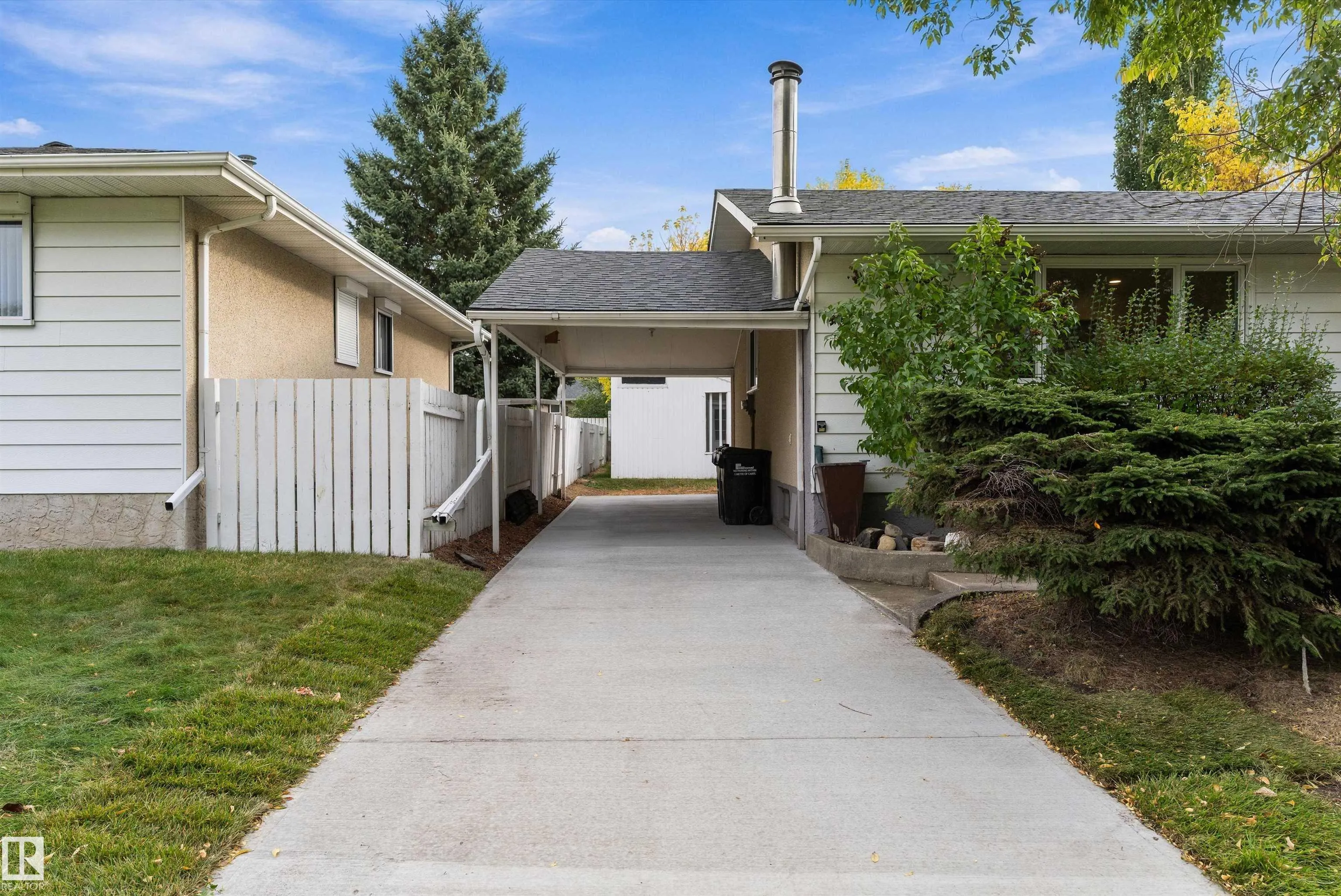 5 GLENBROOK Boulevard