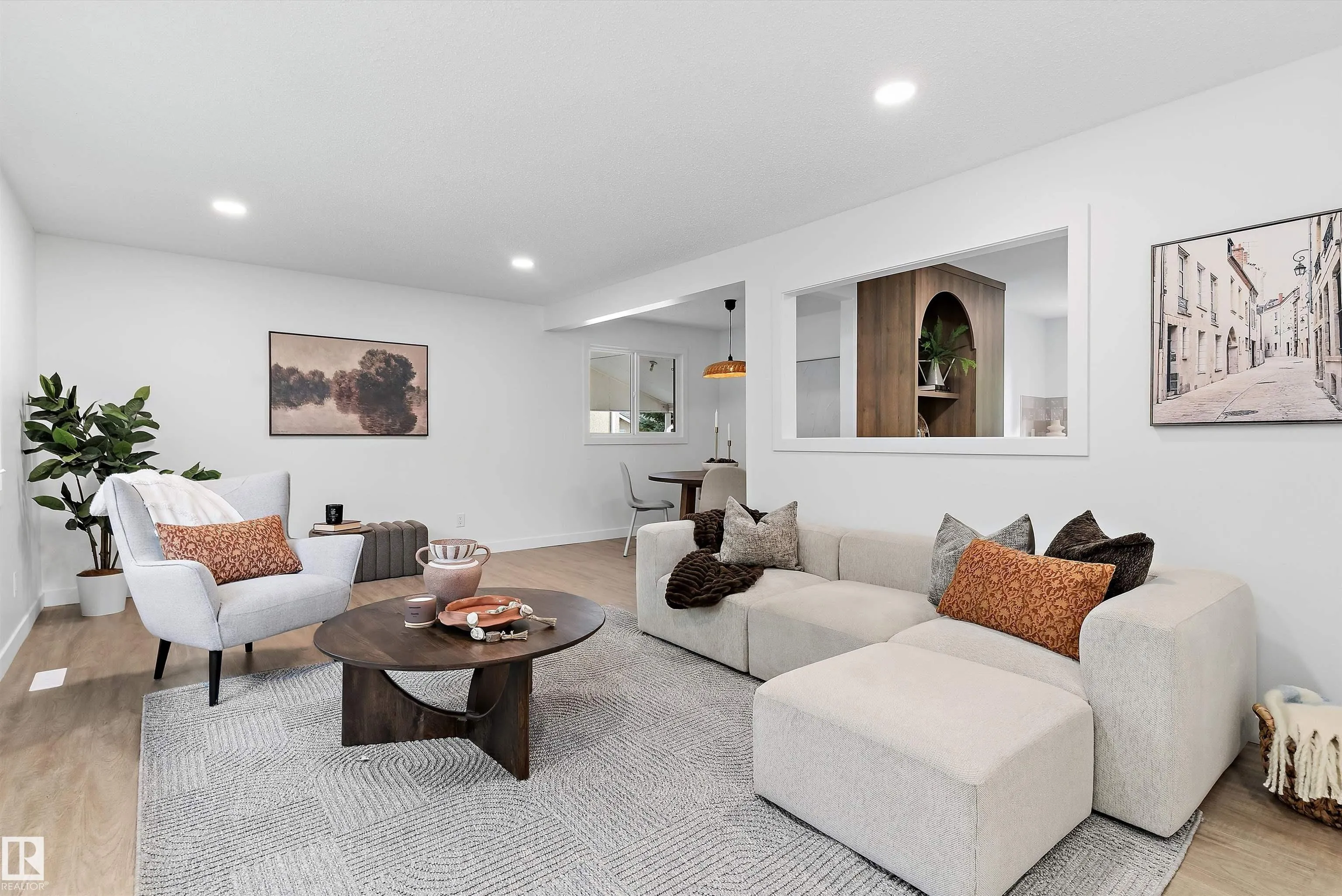 5 GLENBROOK Boulevard