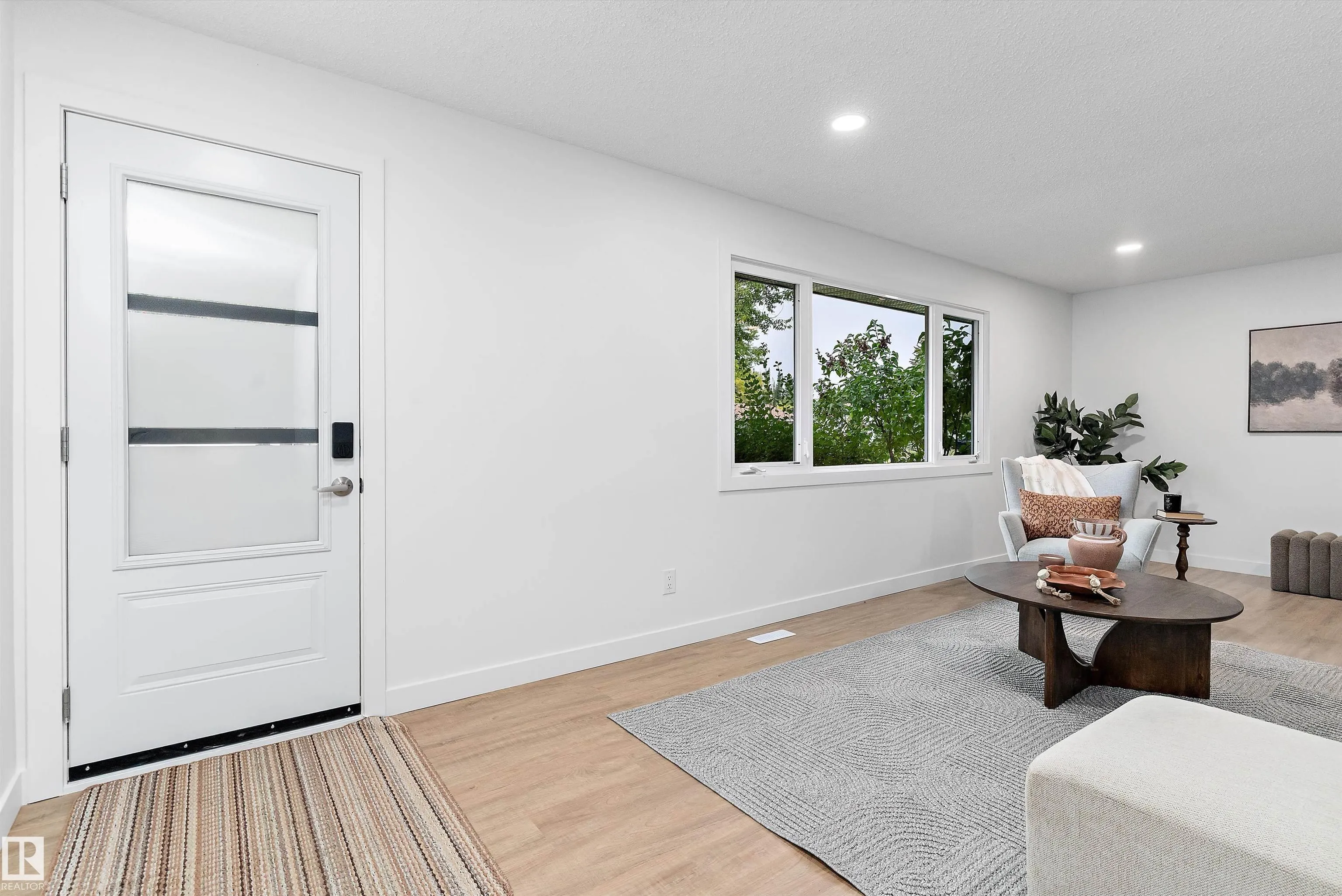 5 GLENBROOK Boulevard