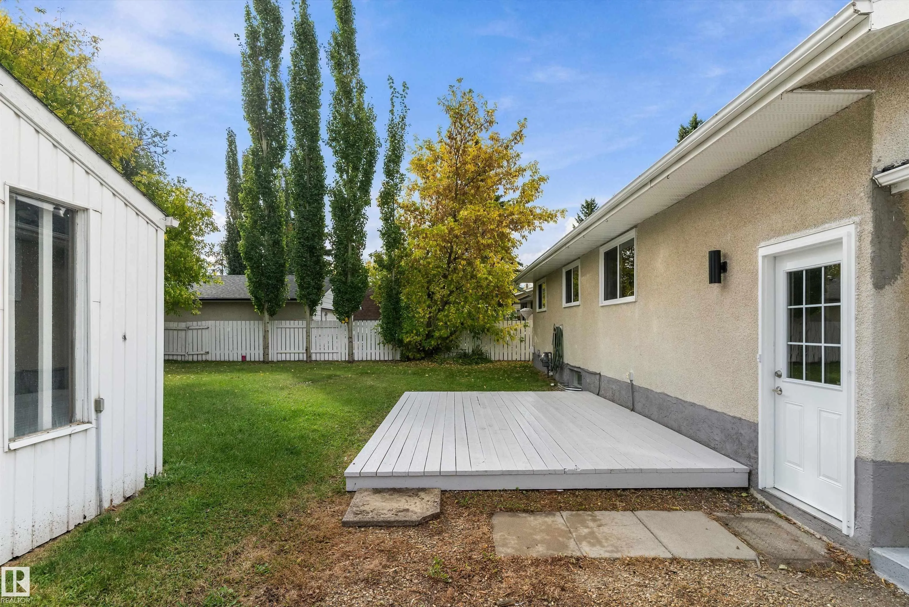 5 GLENBROOK Boulevard