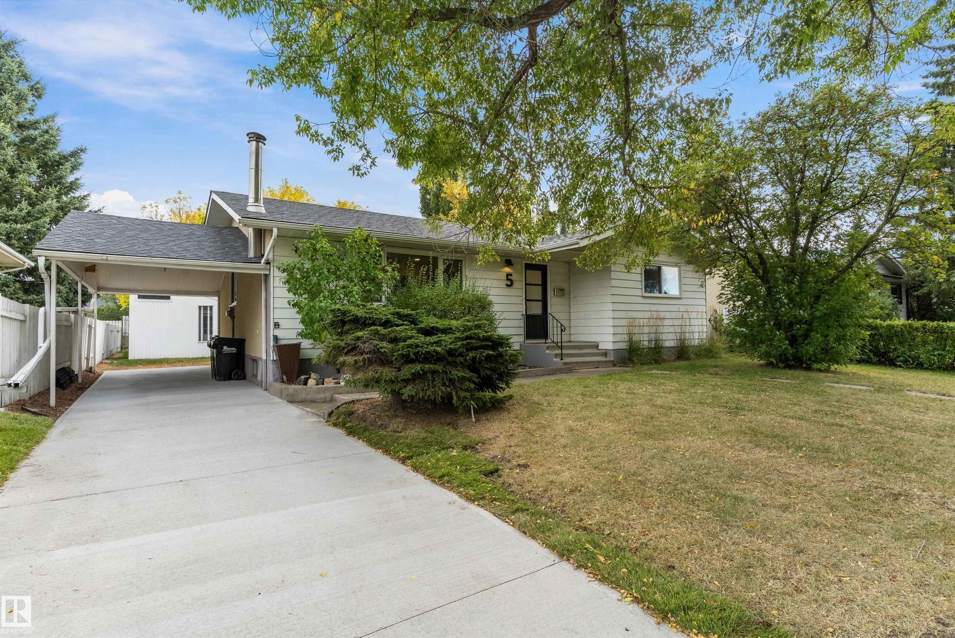 5 GLENBROOK Boulevard