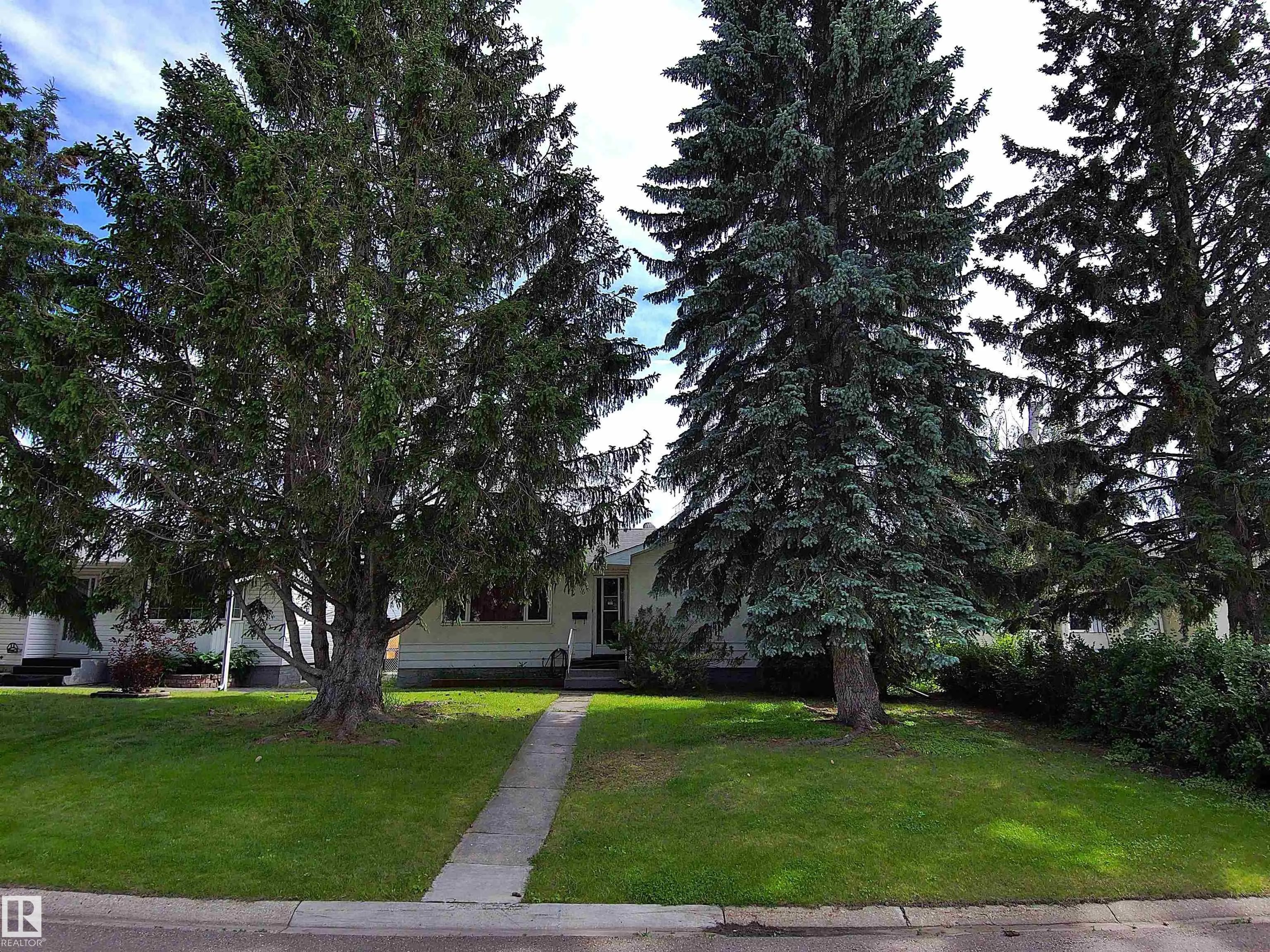 6 BEVERLY Avenue