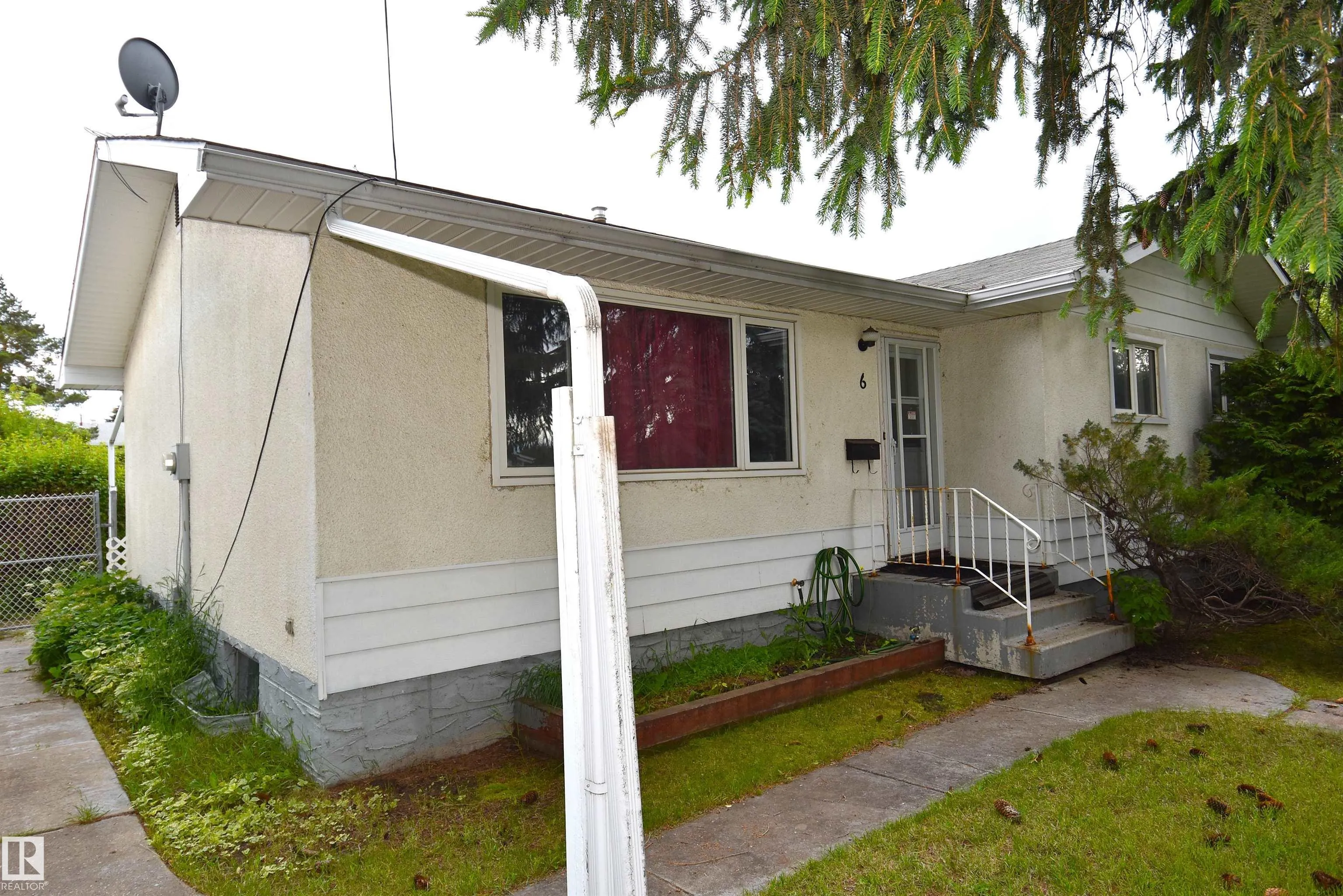 6 BEVERLY Avenue