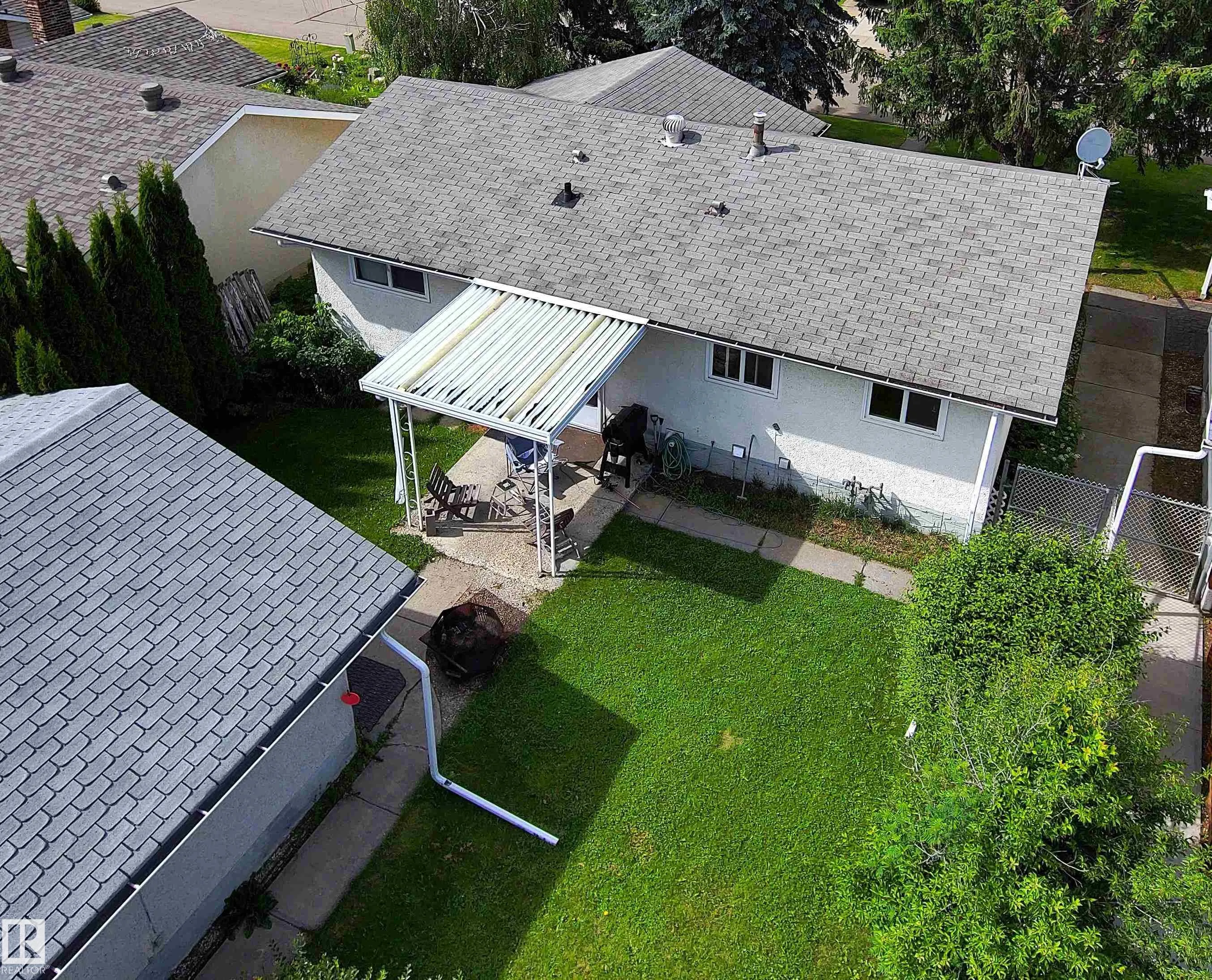 6 BEVERLY Avenue