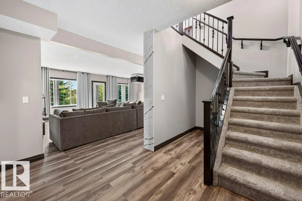 858 HODGINS Road