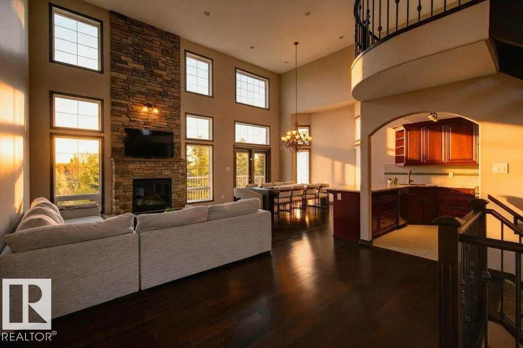 858 HODGINS Road