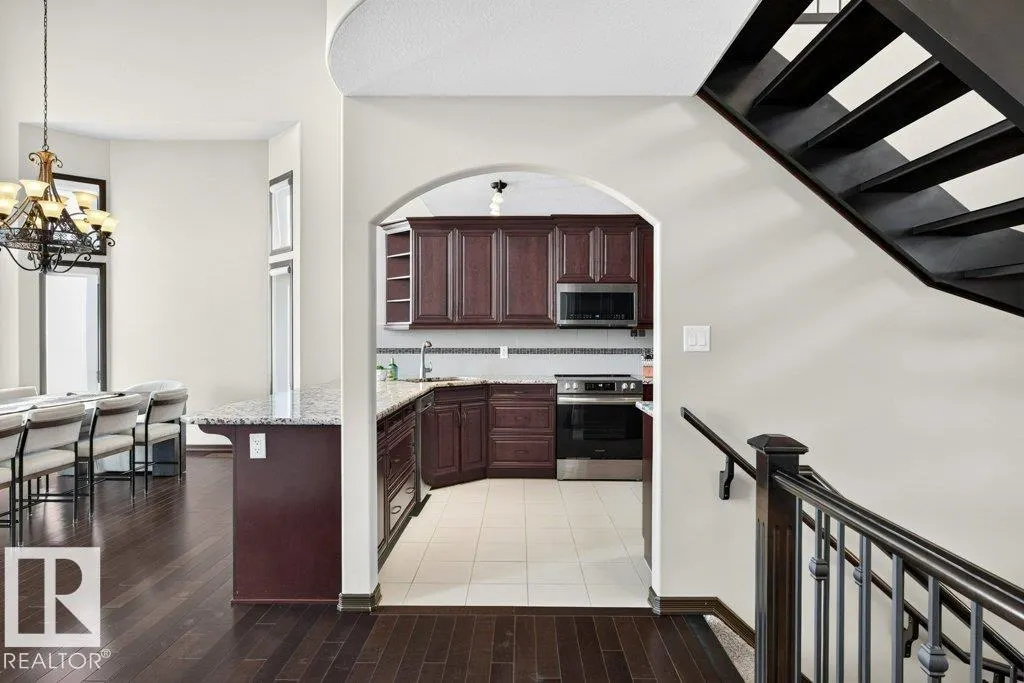 858 HODGINS Road