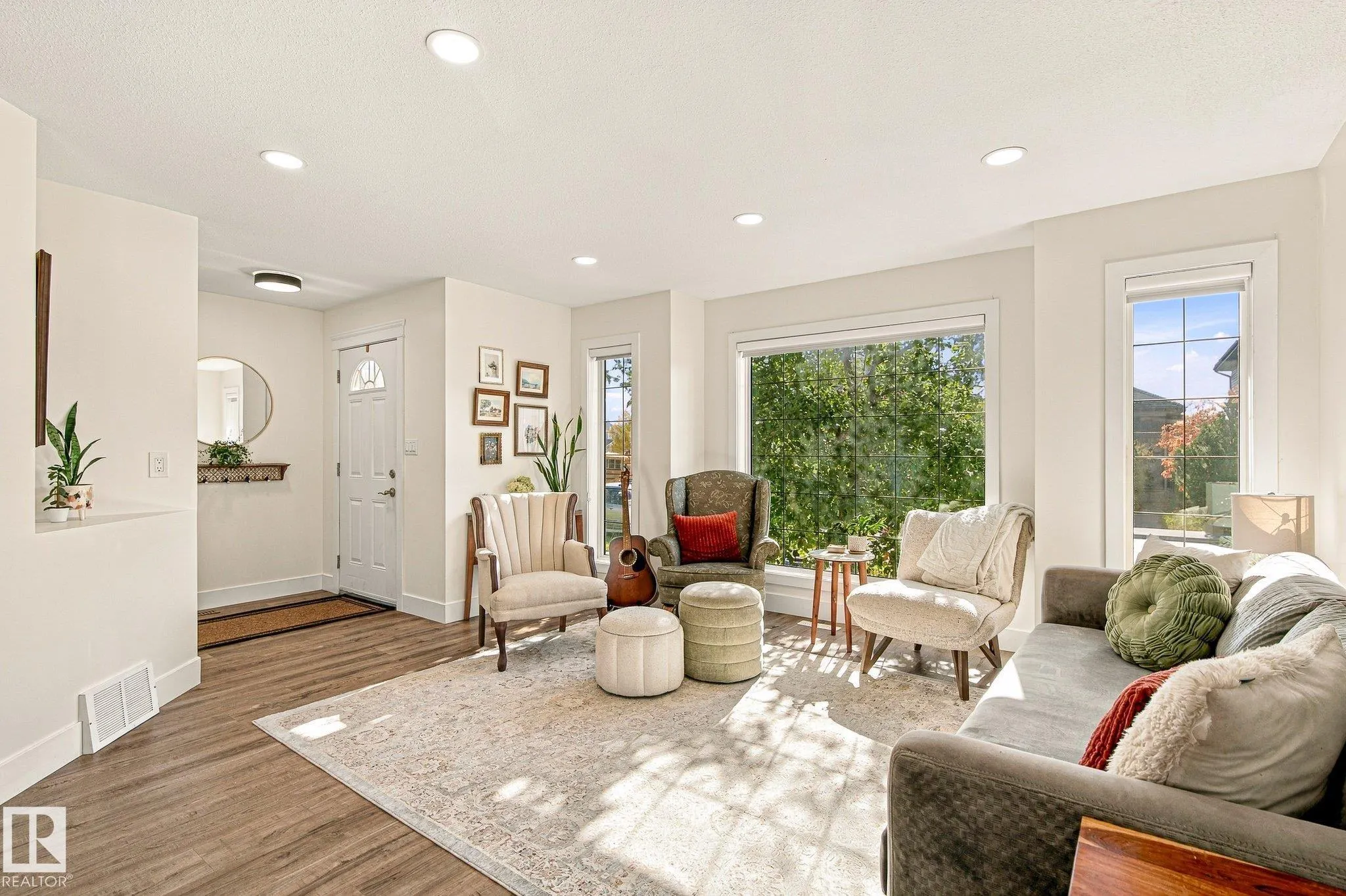 1908 36 Avenue