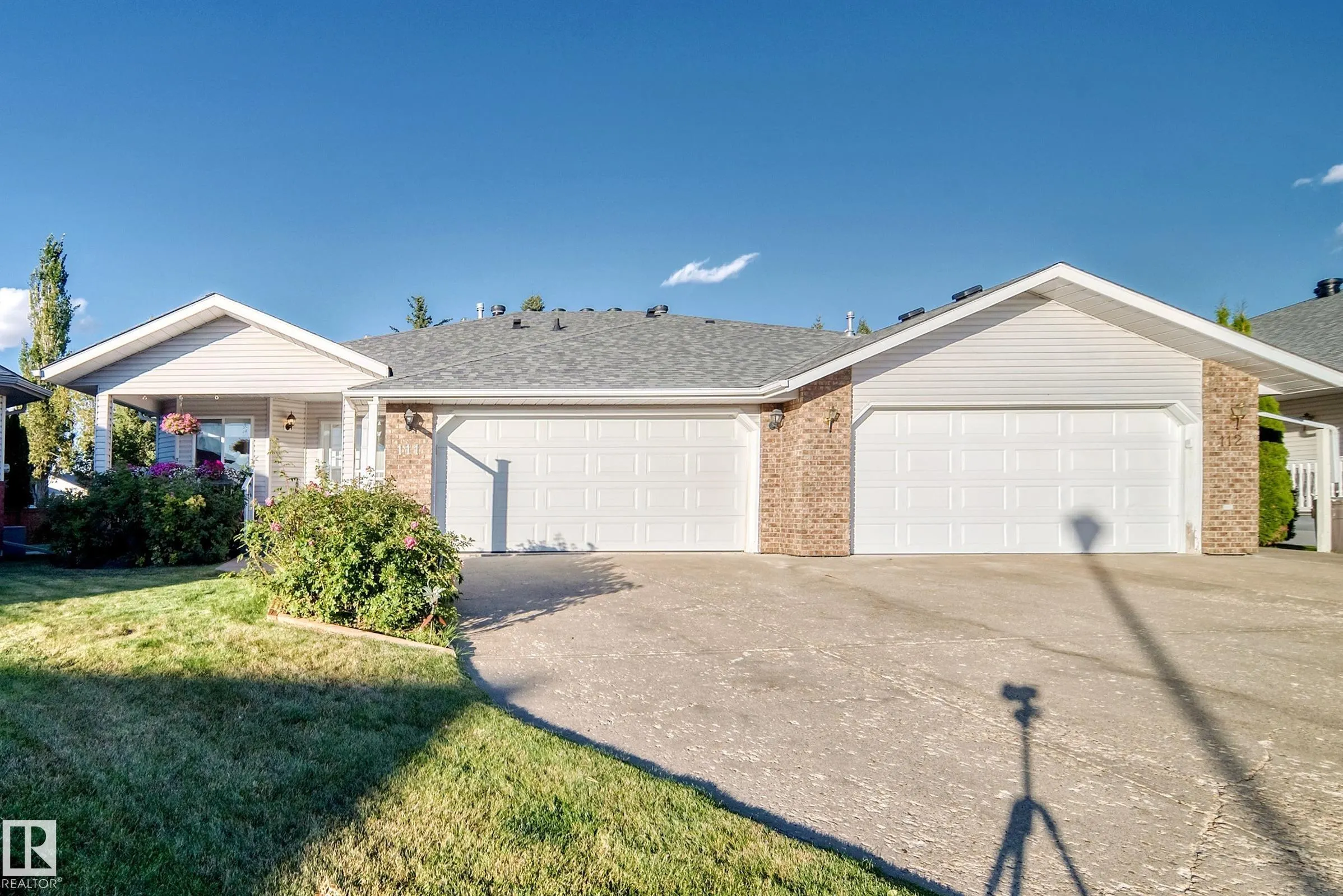 111 LAKESIDE Place