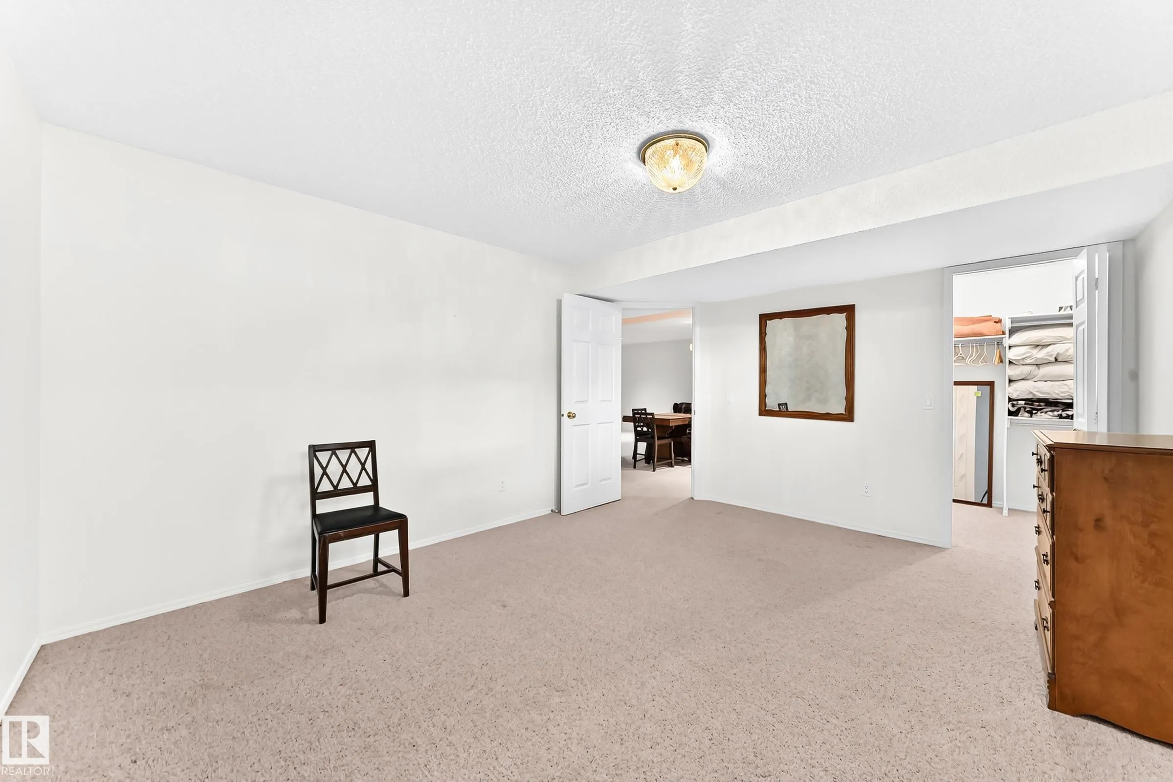 111 LAKESIDE Place