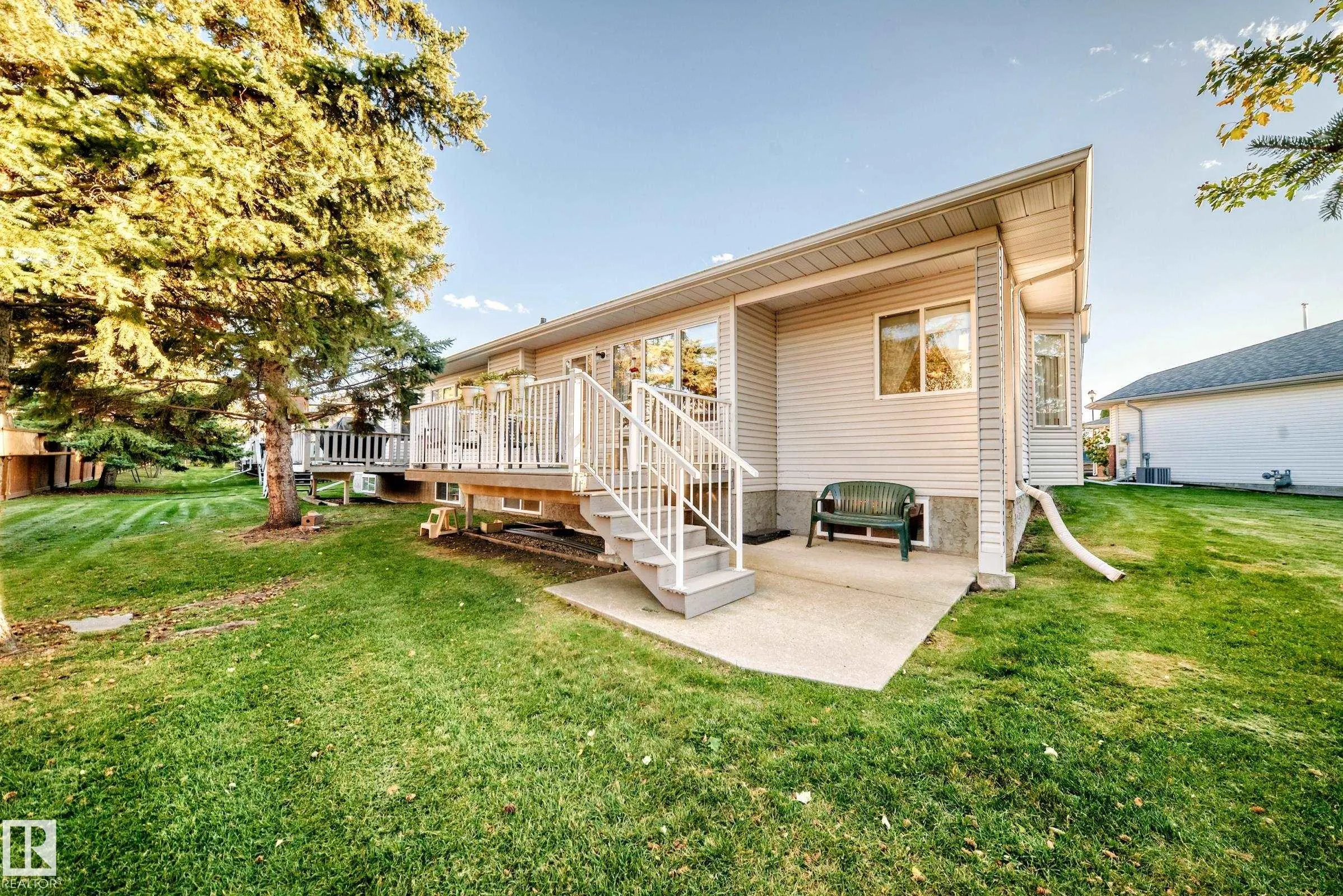 111 LAKESIDE Place