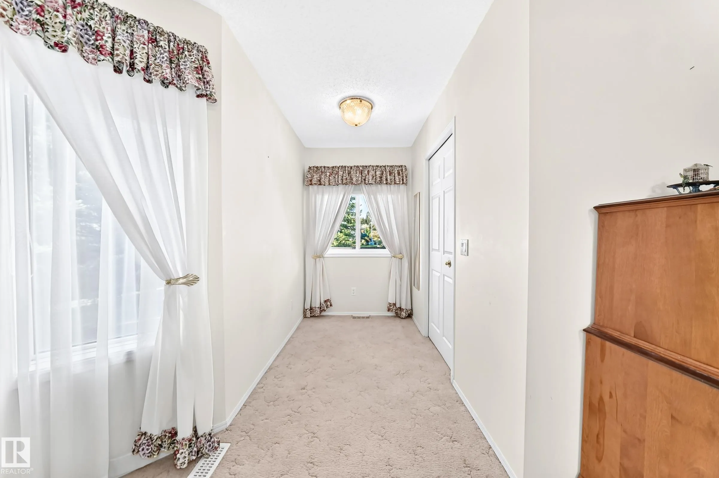 111 LAKESIDE Place