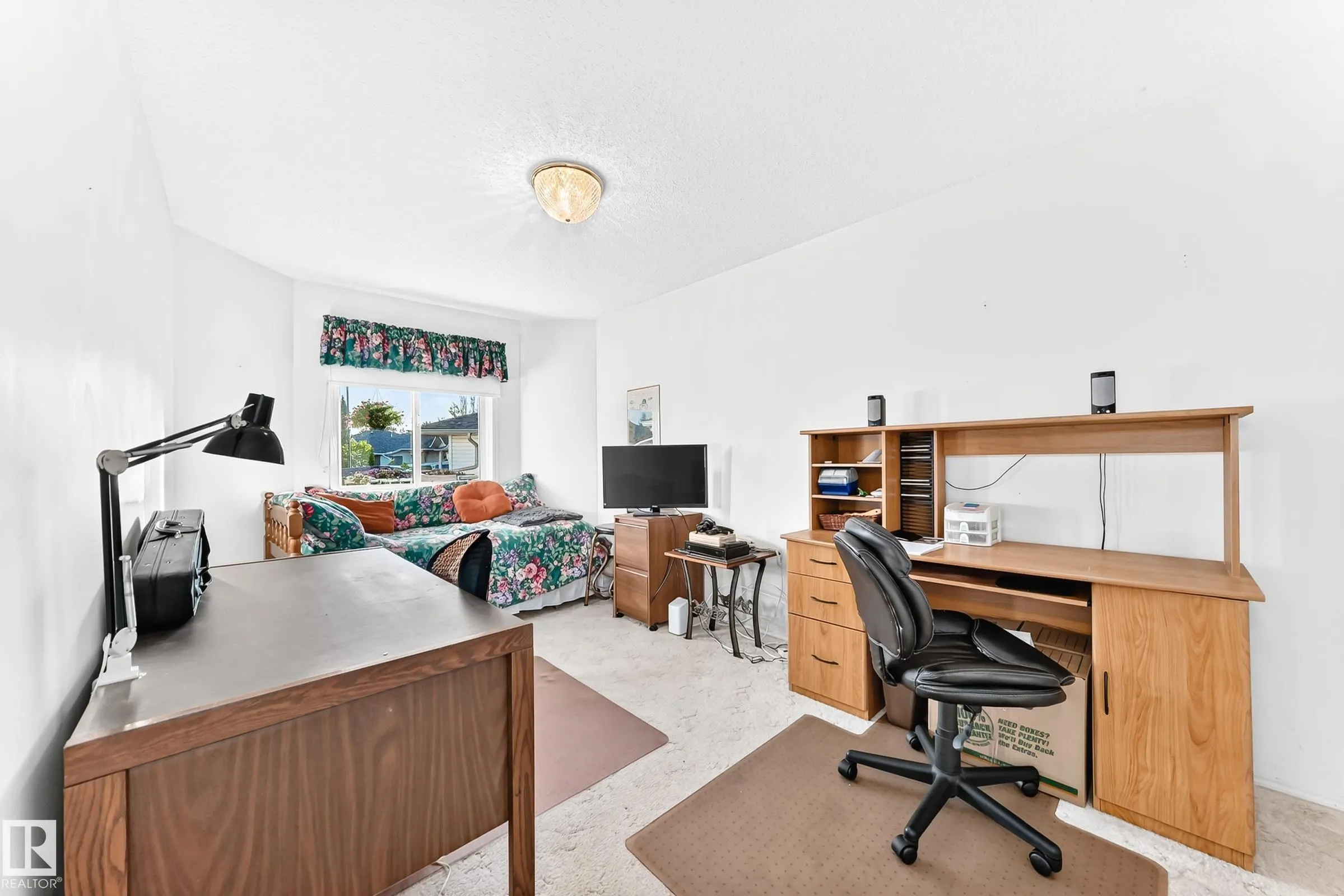 111 LAKESIDE Place