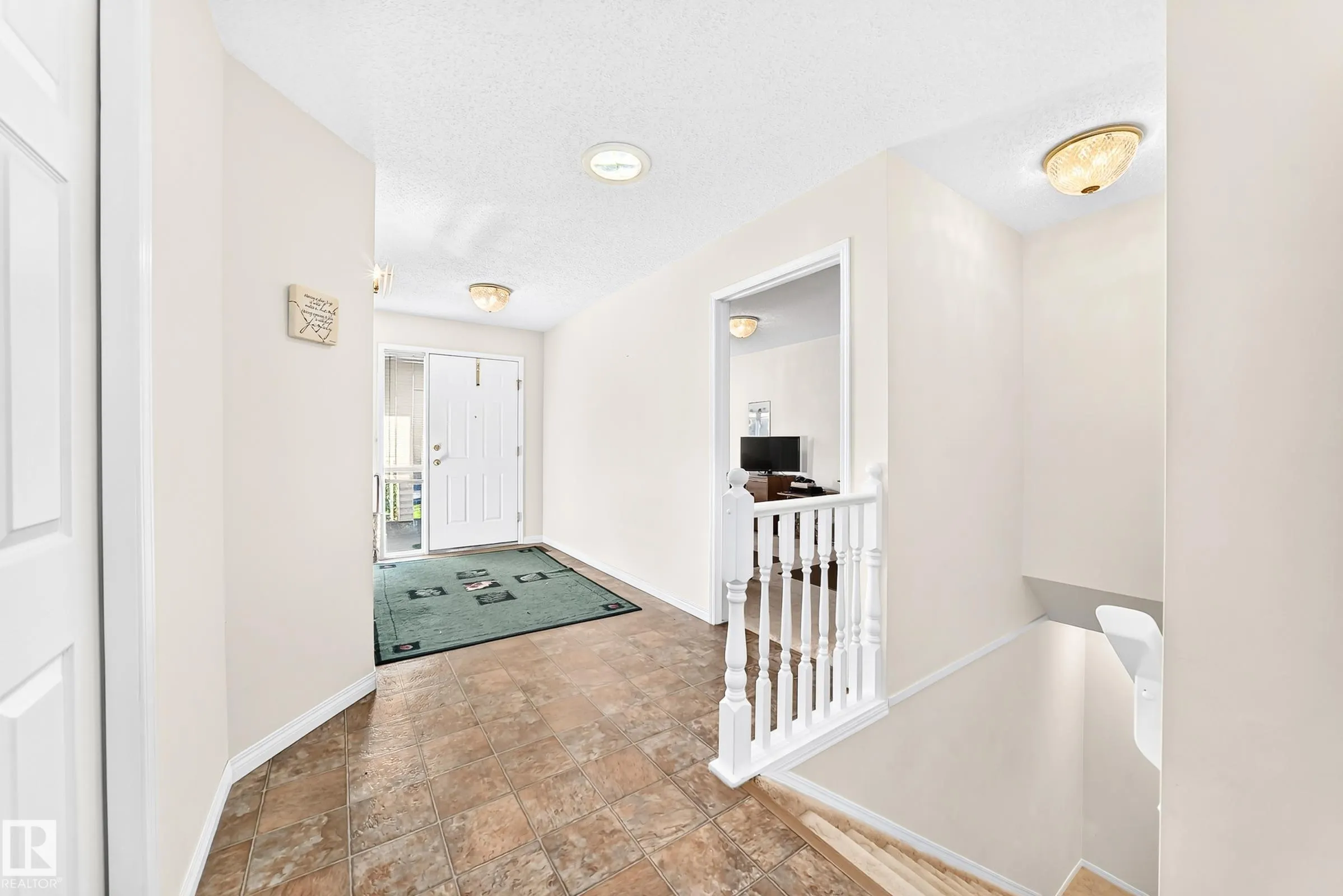 111 LAKESIDE Place