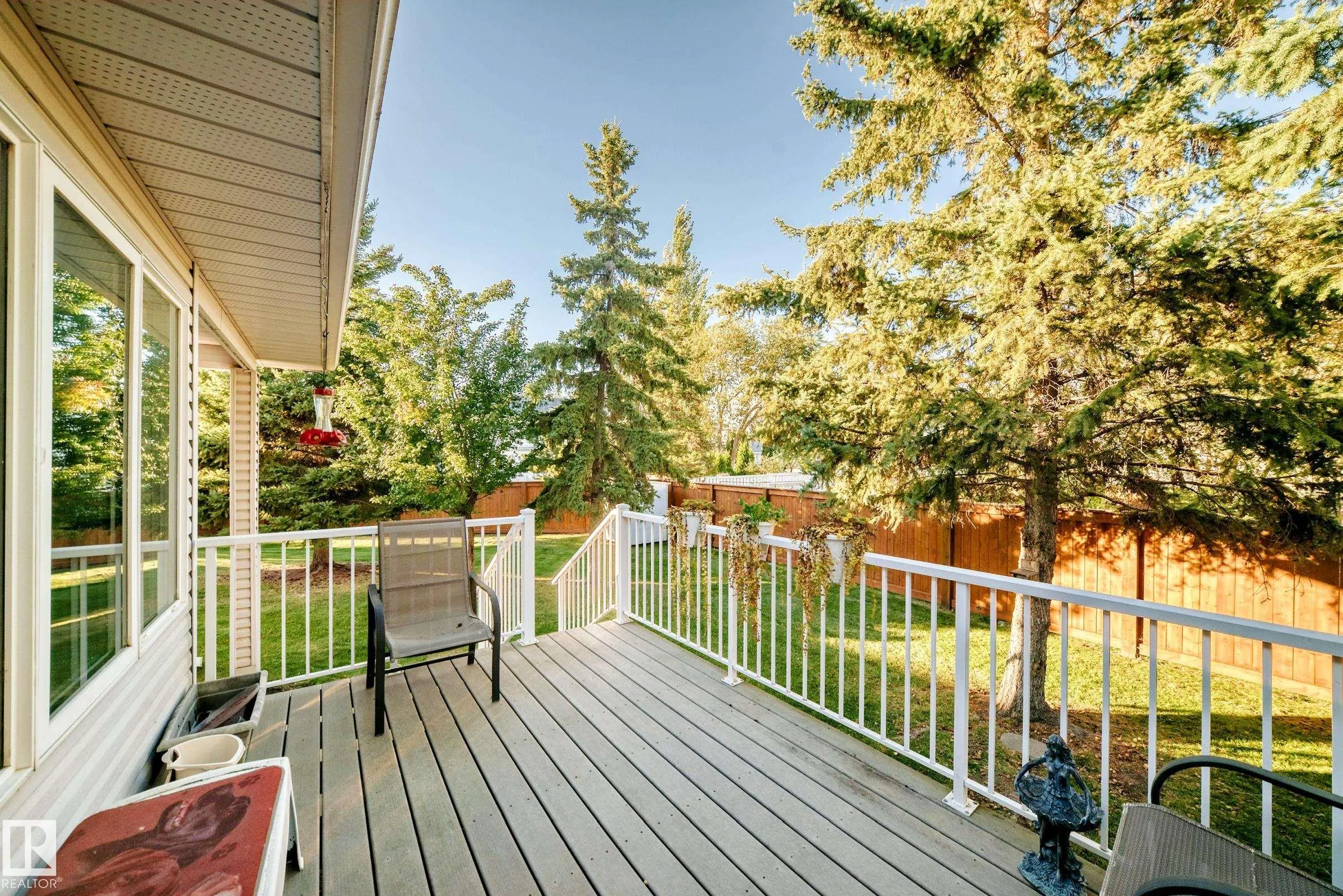 111 LAKESIDE Place