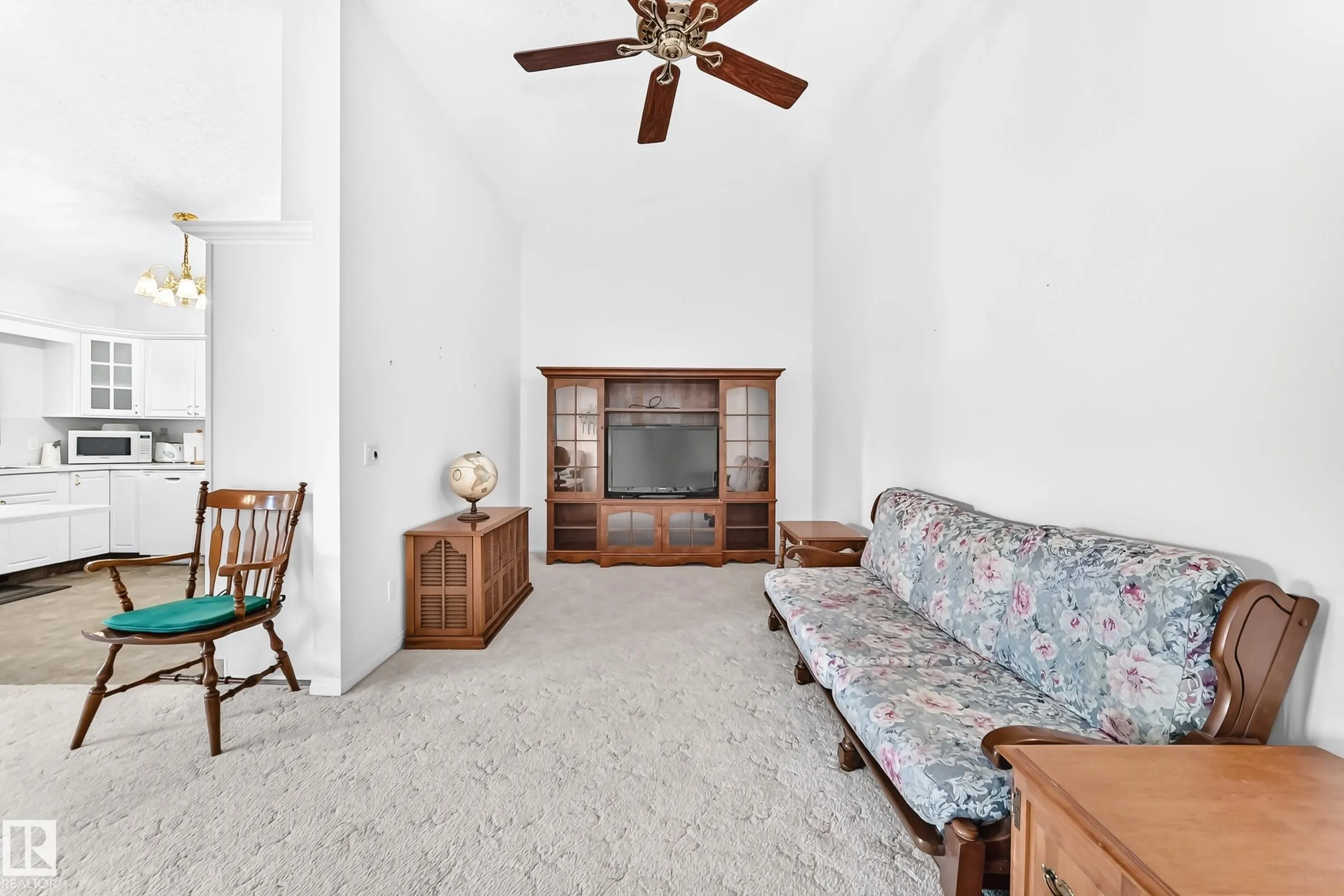 111 LAKESIDE Place
