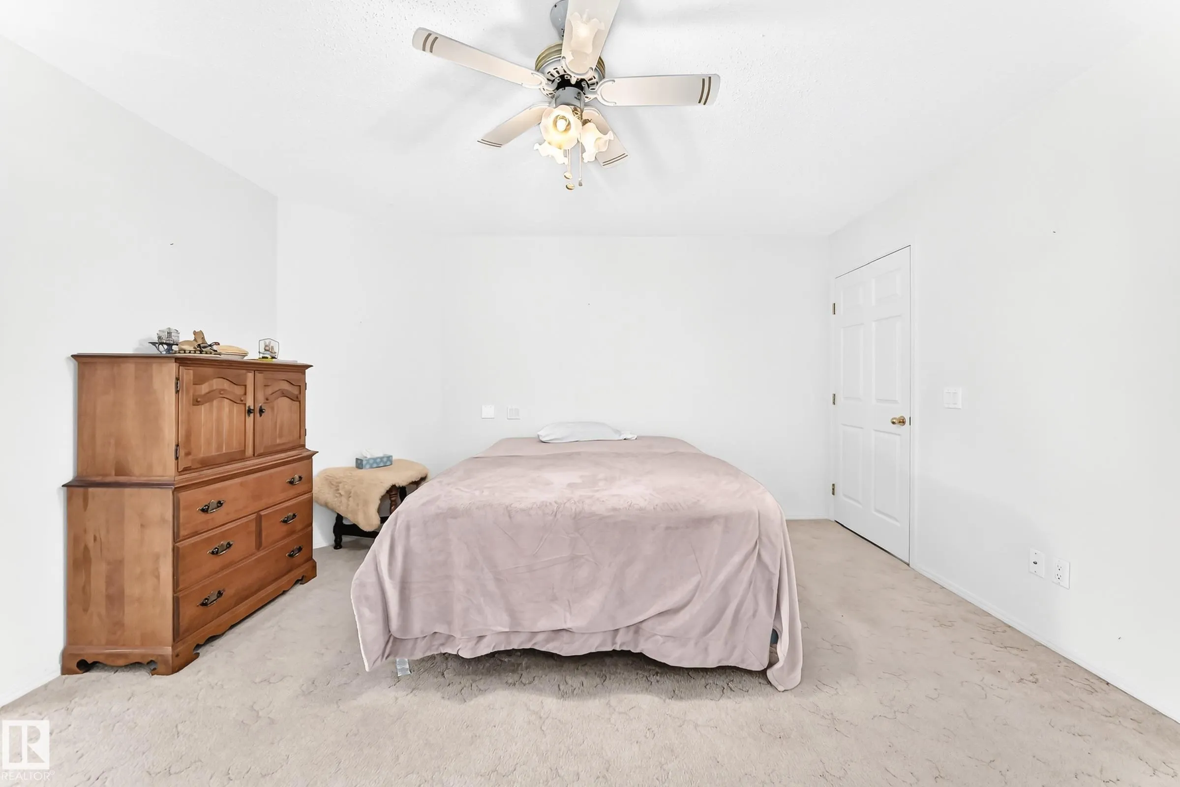 111 LAKESIDE Place