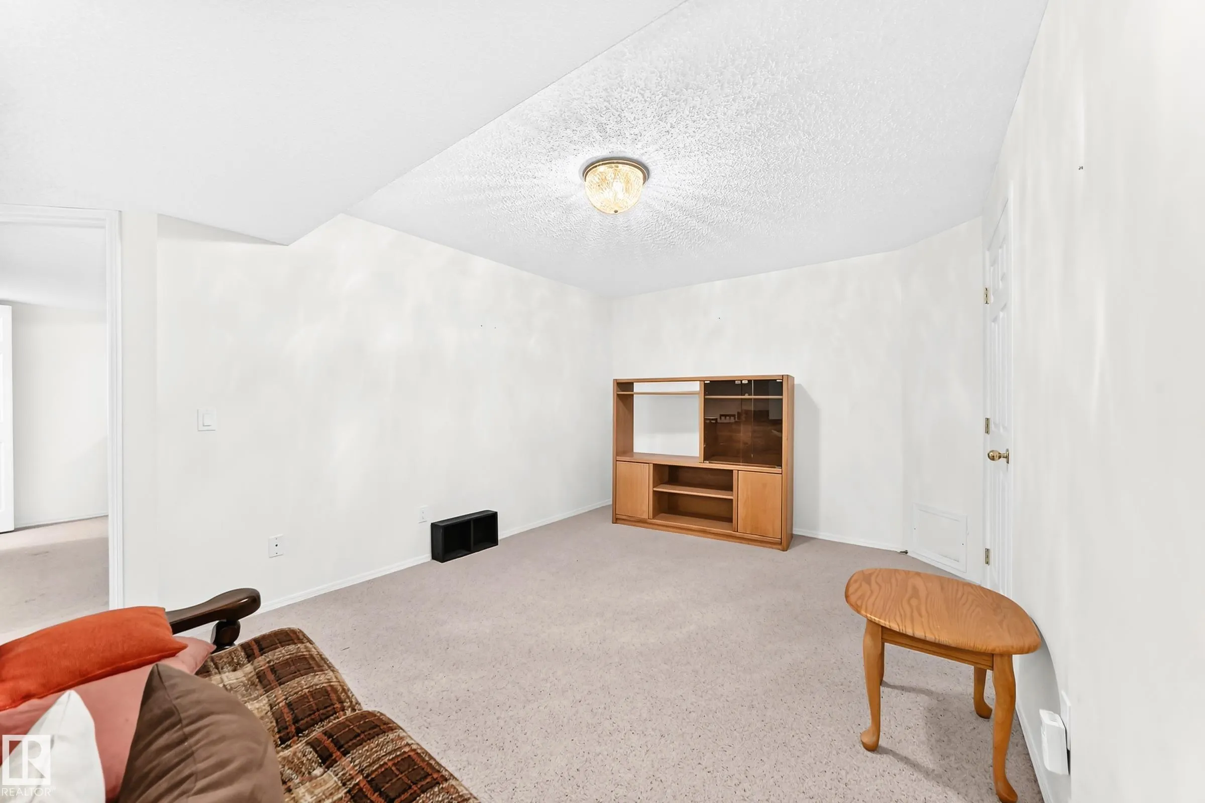 111 LAKESIDE Place