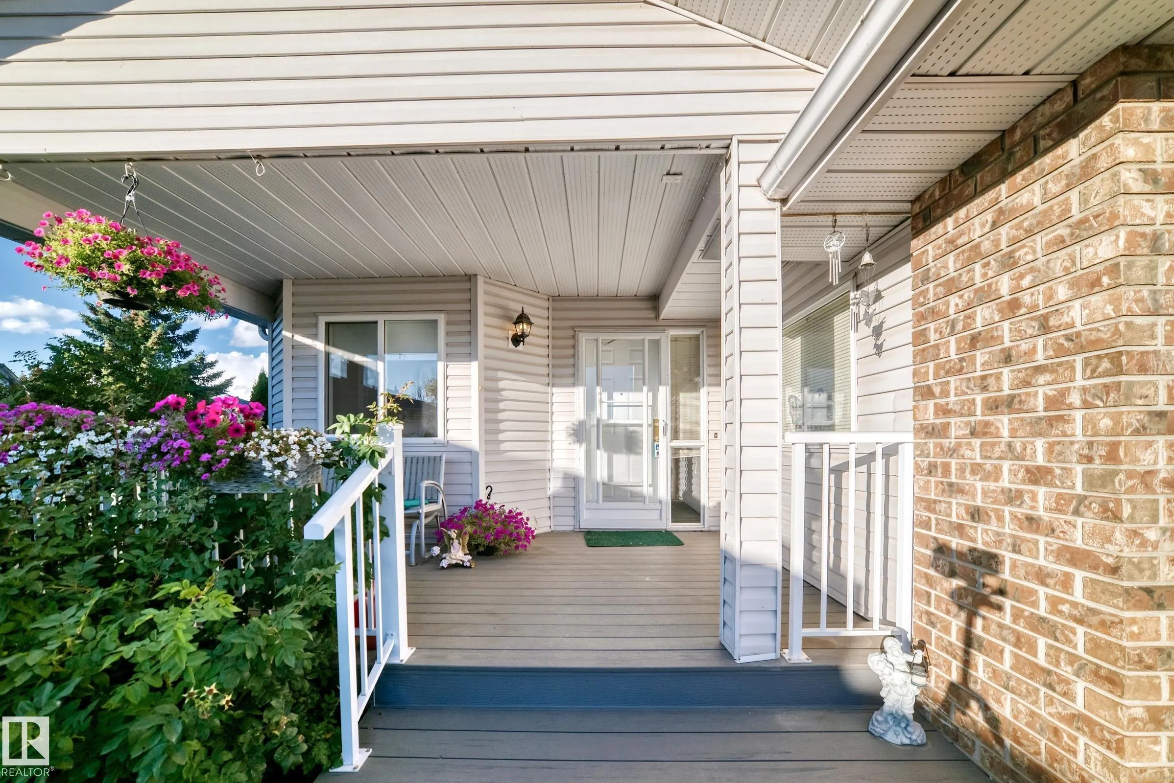 111 LAKESIDE Place