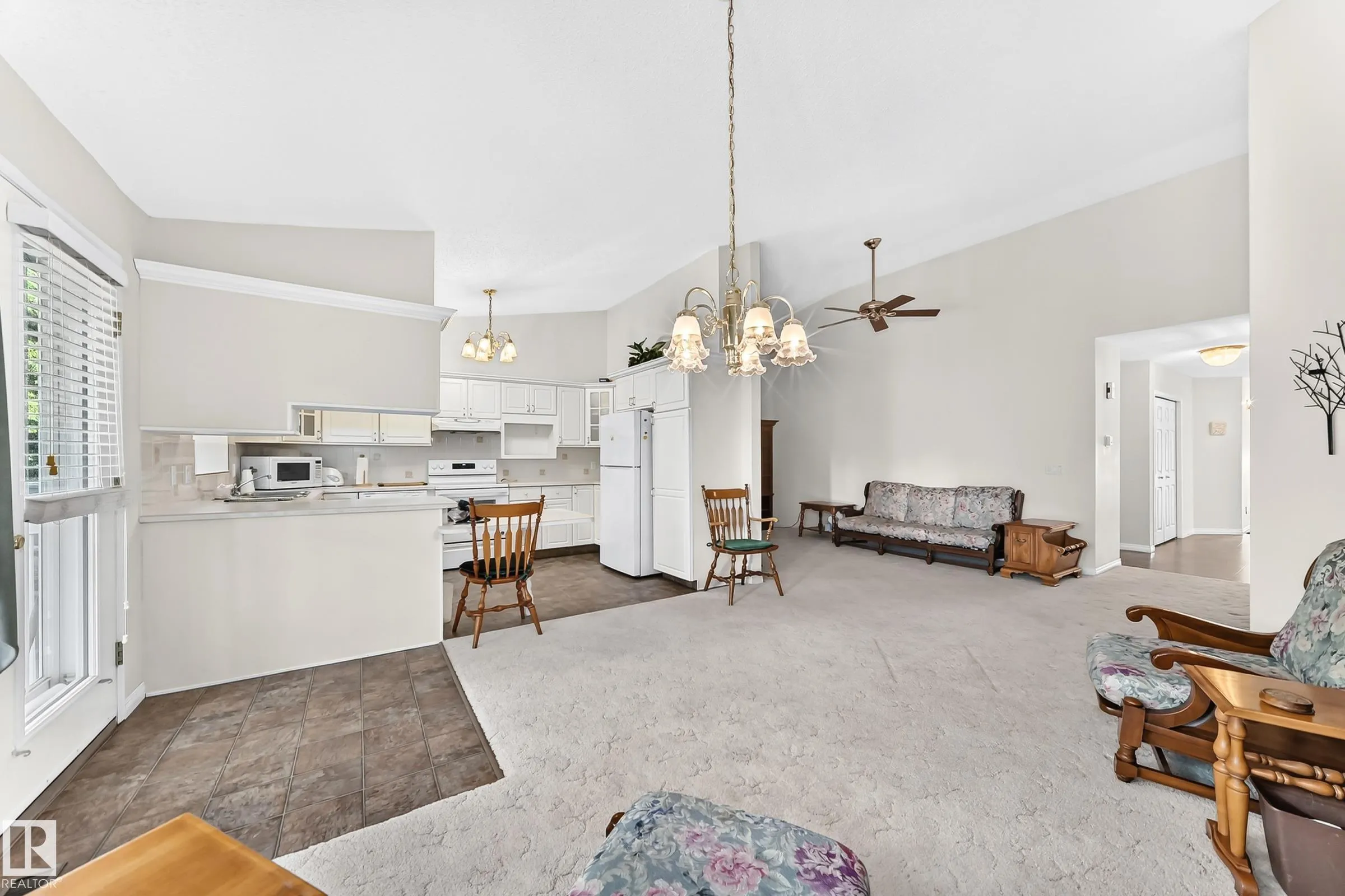 111 LAKESIDE Place