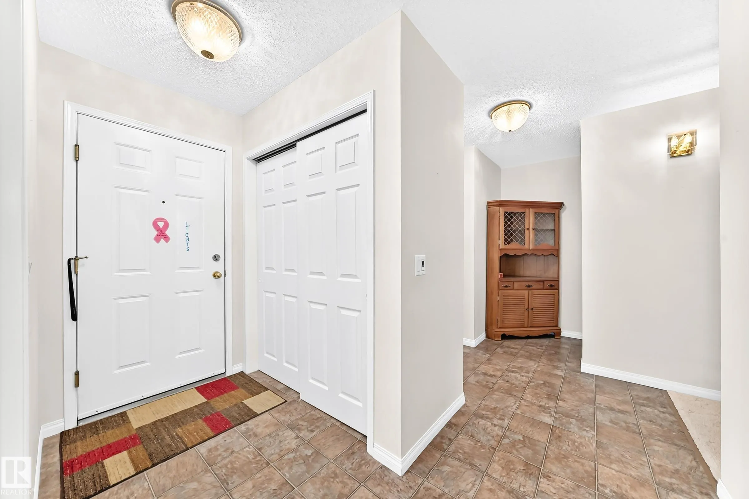 111 LAKESIDE Place