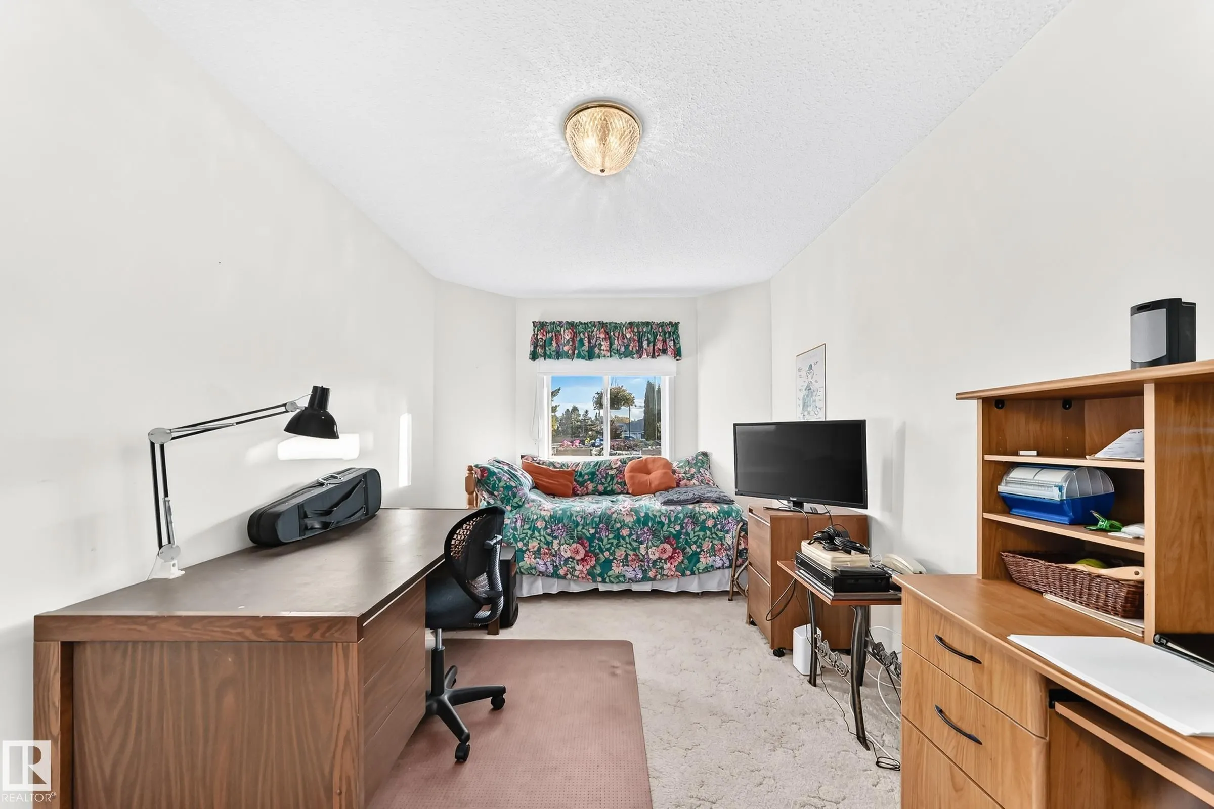 111 LAKESIDE Place