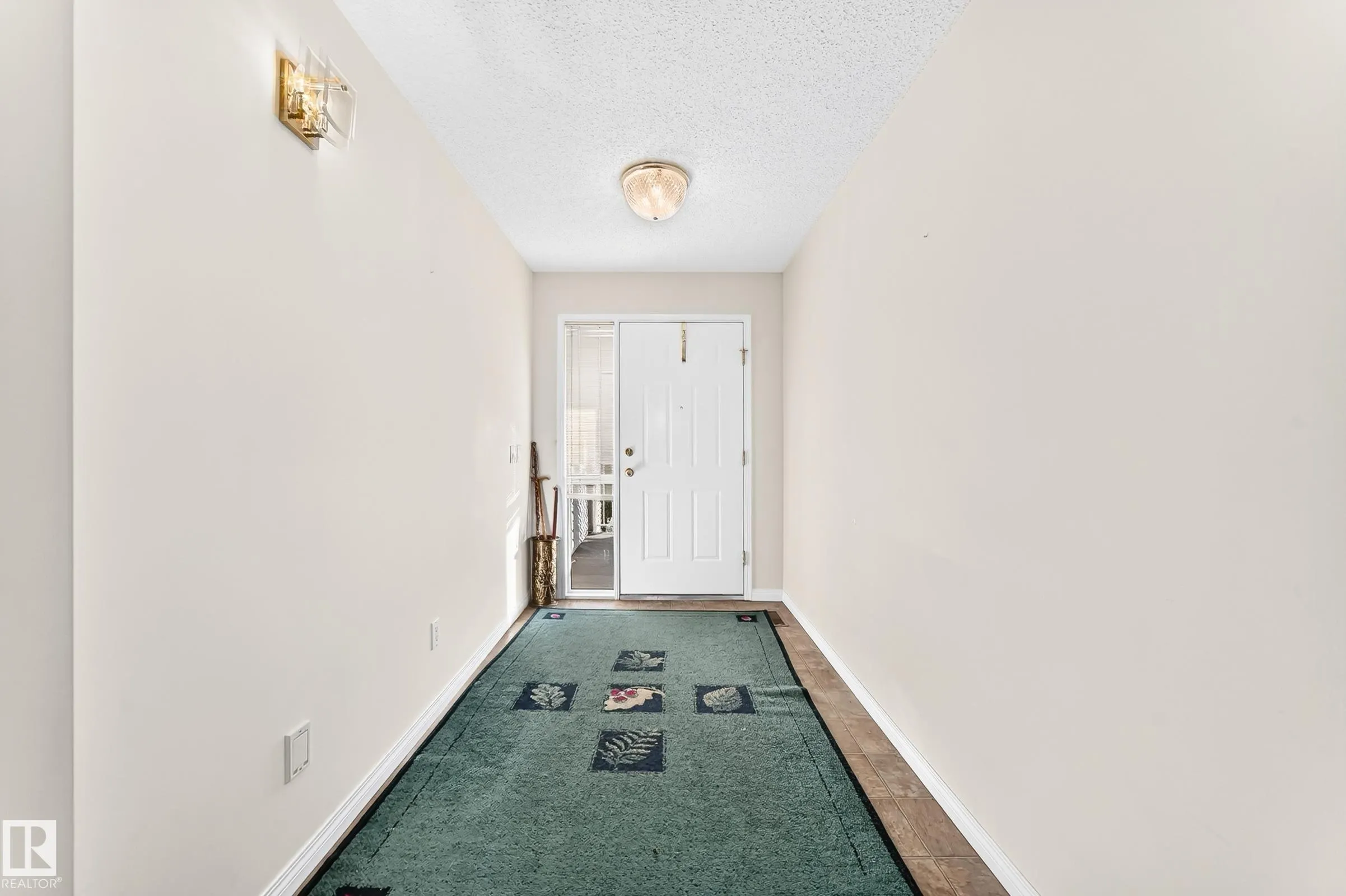 111 LAKESIDE Place