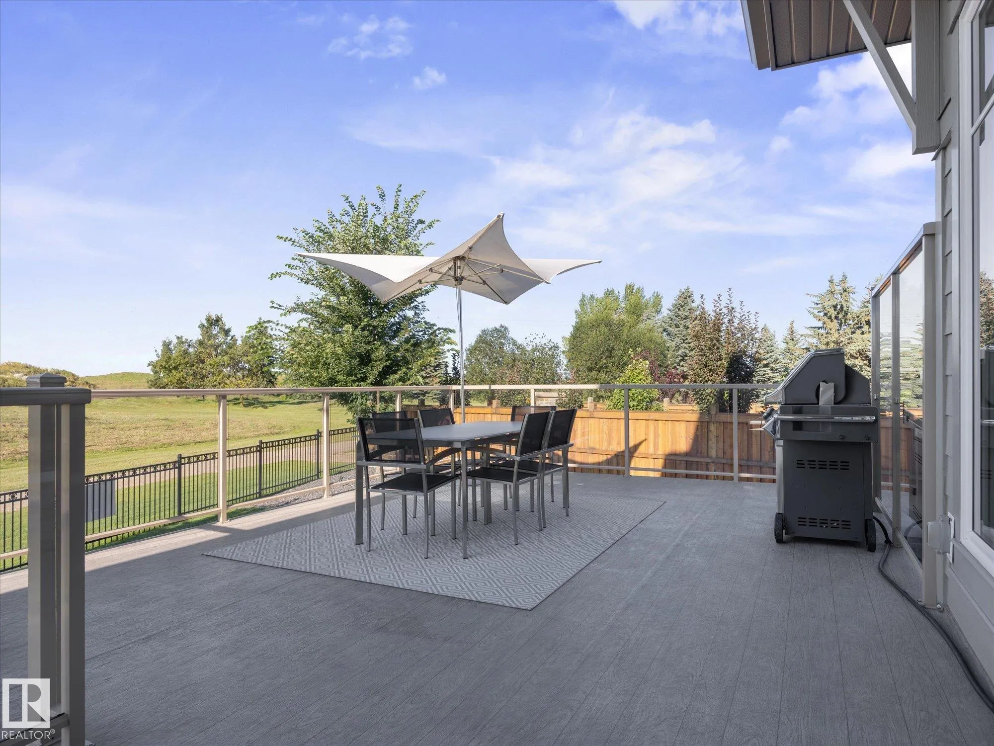 1558 HOWES Place