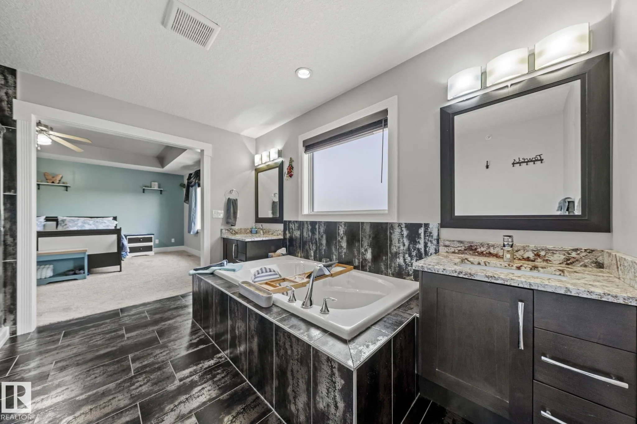 33 COTTONWOOD Crescent