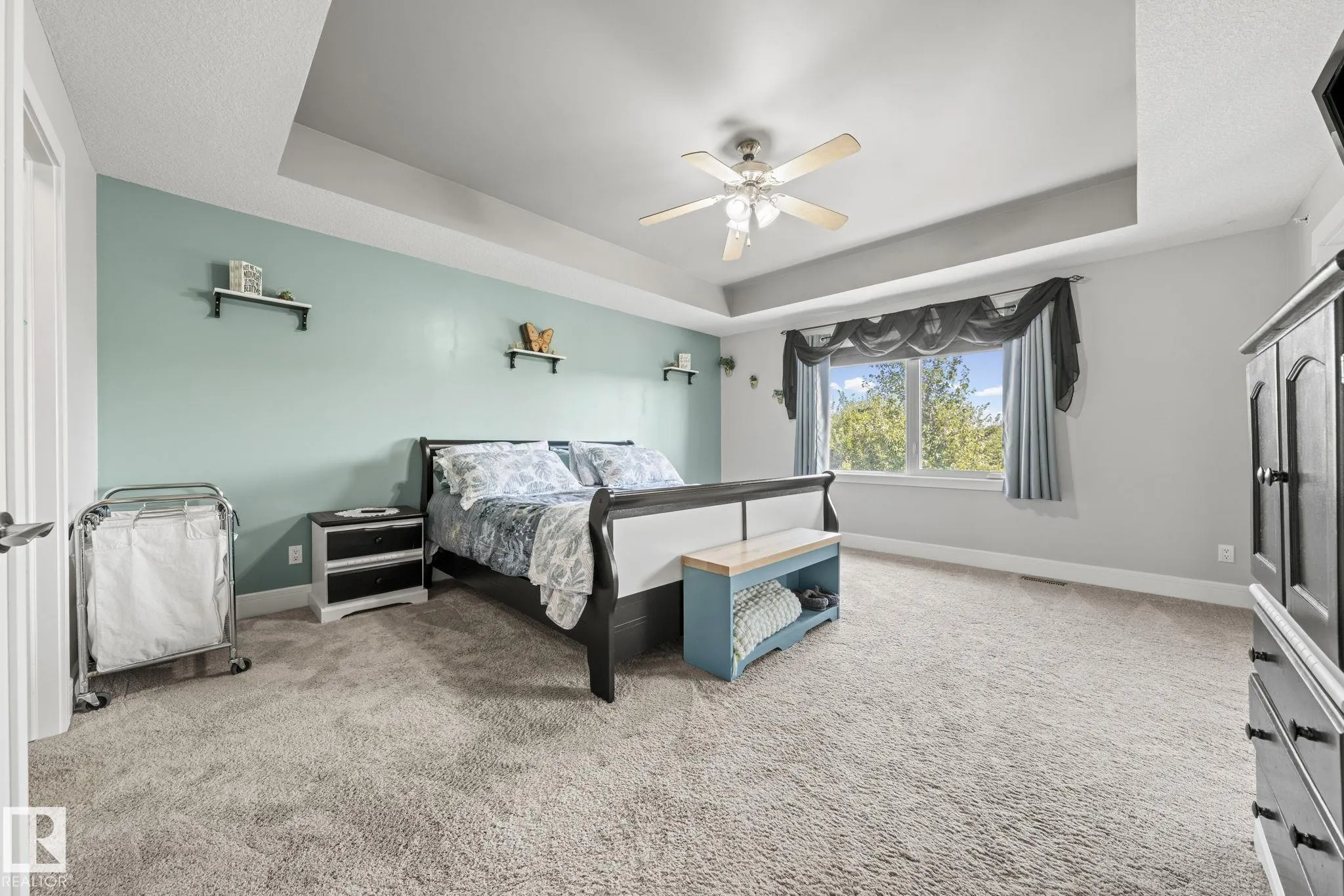 33 COTTONWOOD Crescent