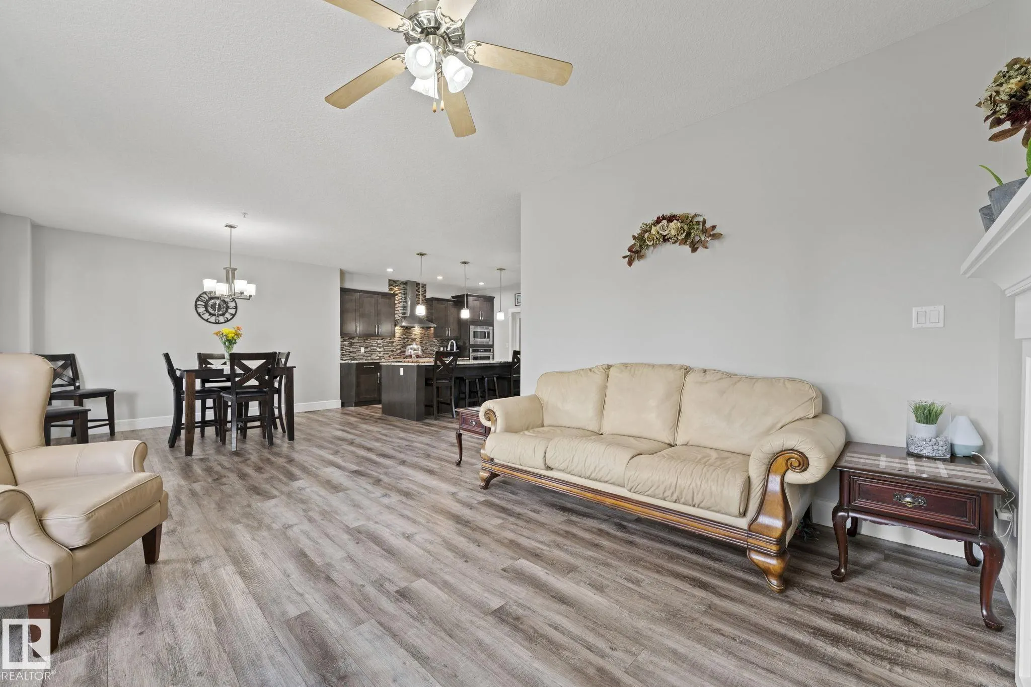 33 COTTONWOOD Crescent