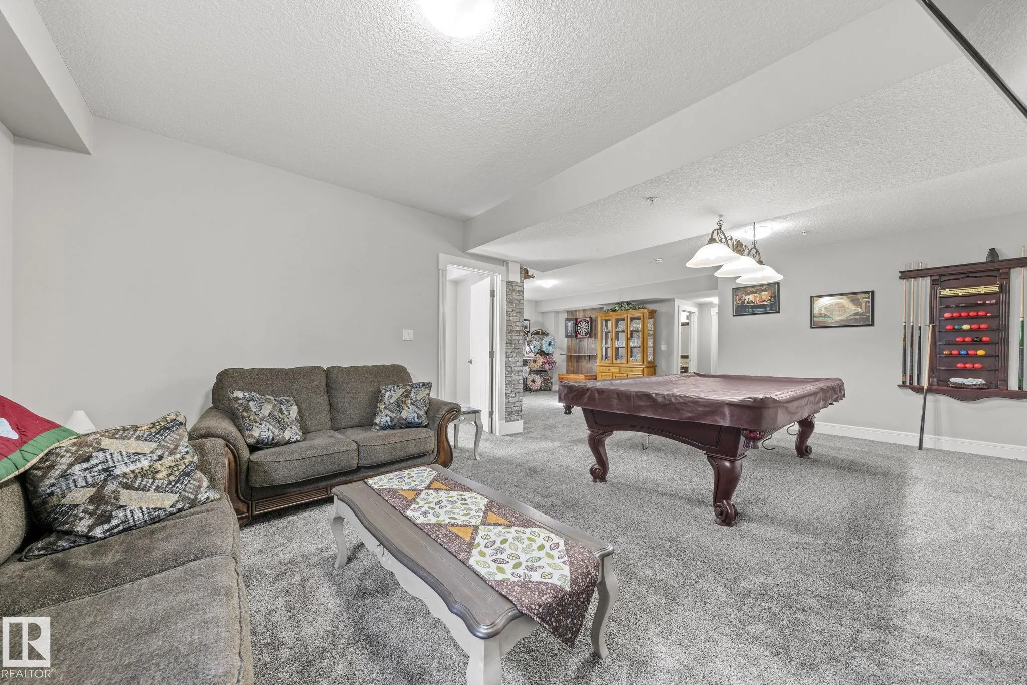 33 COTTONWOOD Crescent