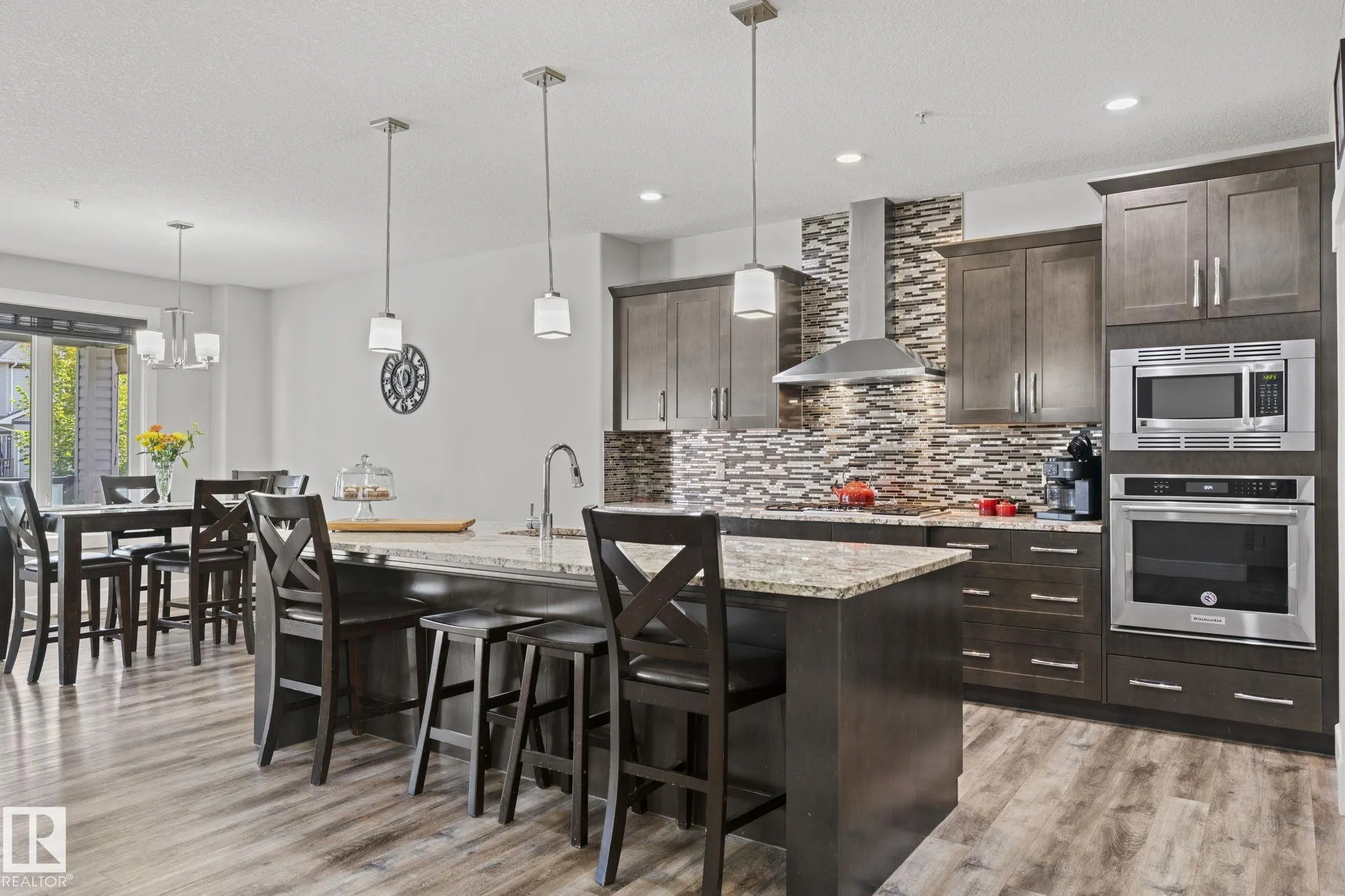 33 COTTONWOOD Crescent