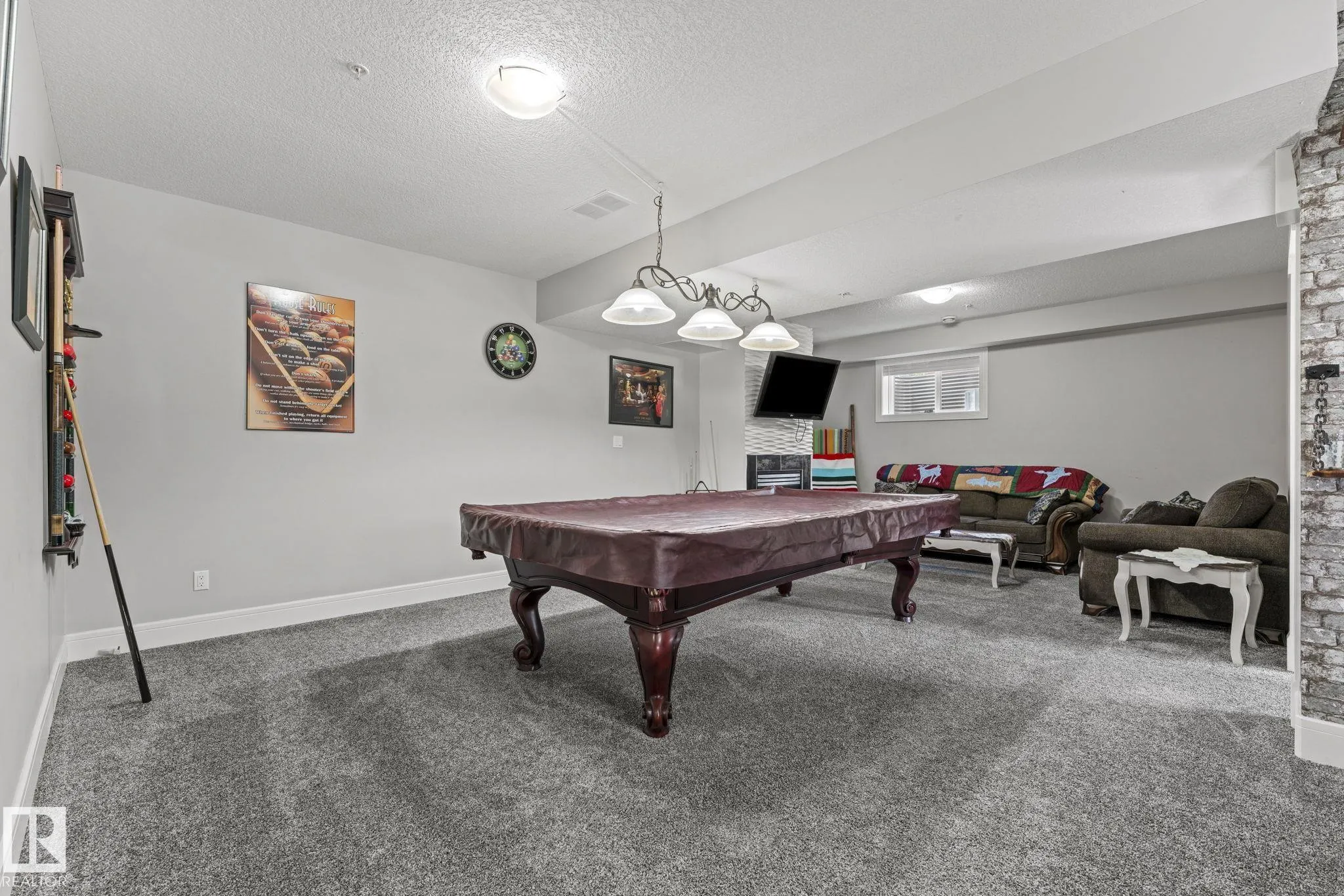 33 COTTONWOOD Crescent
