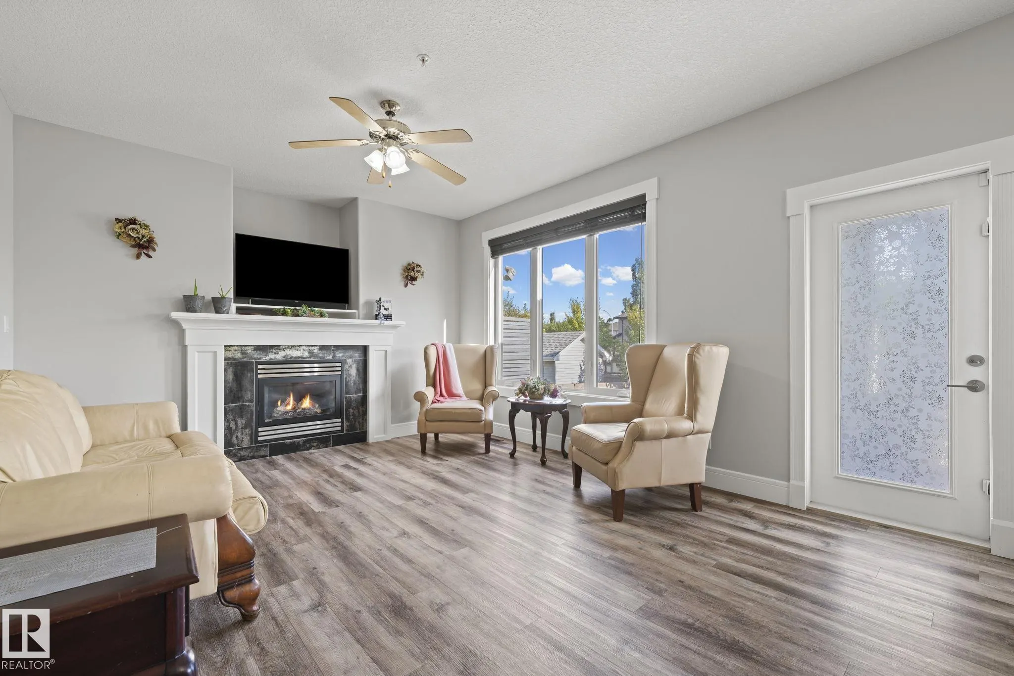 33 COTTONWOOD Crescent