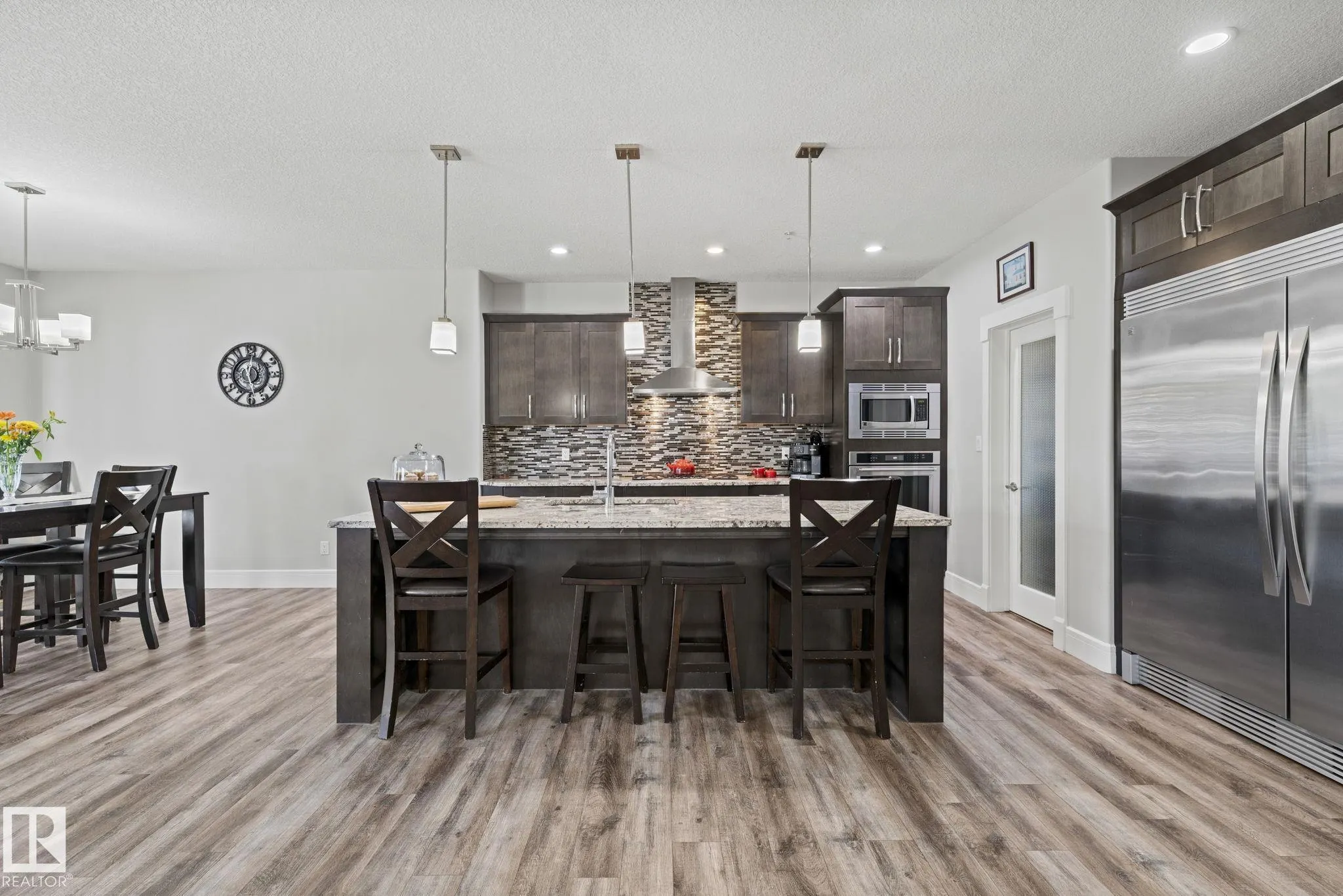 33 COTTONWOOD Crescent