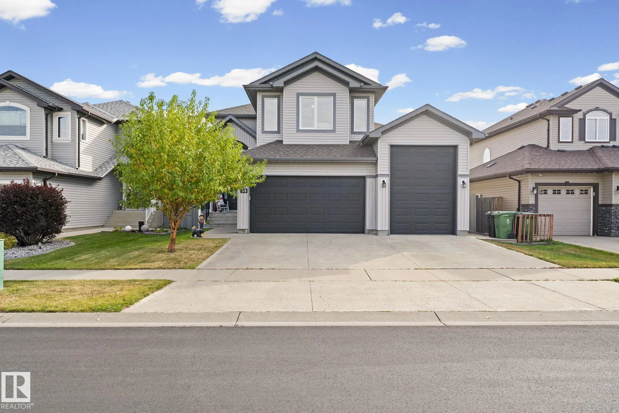 33 COTTONWOOD Crescent