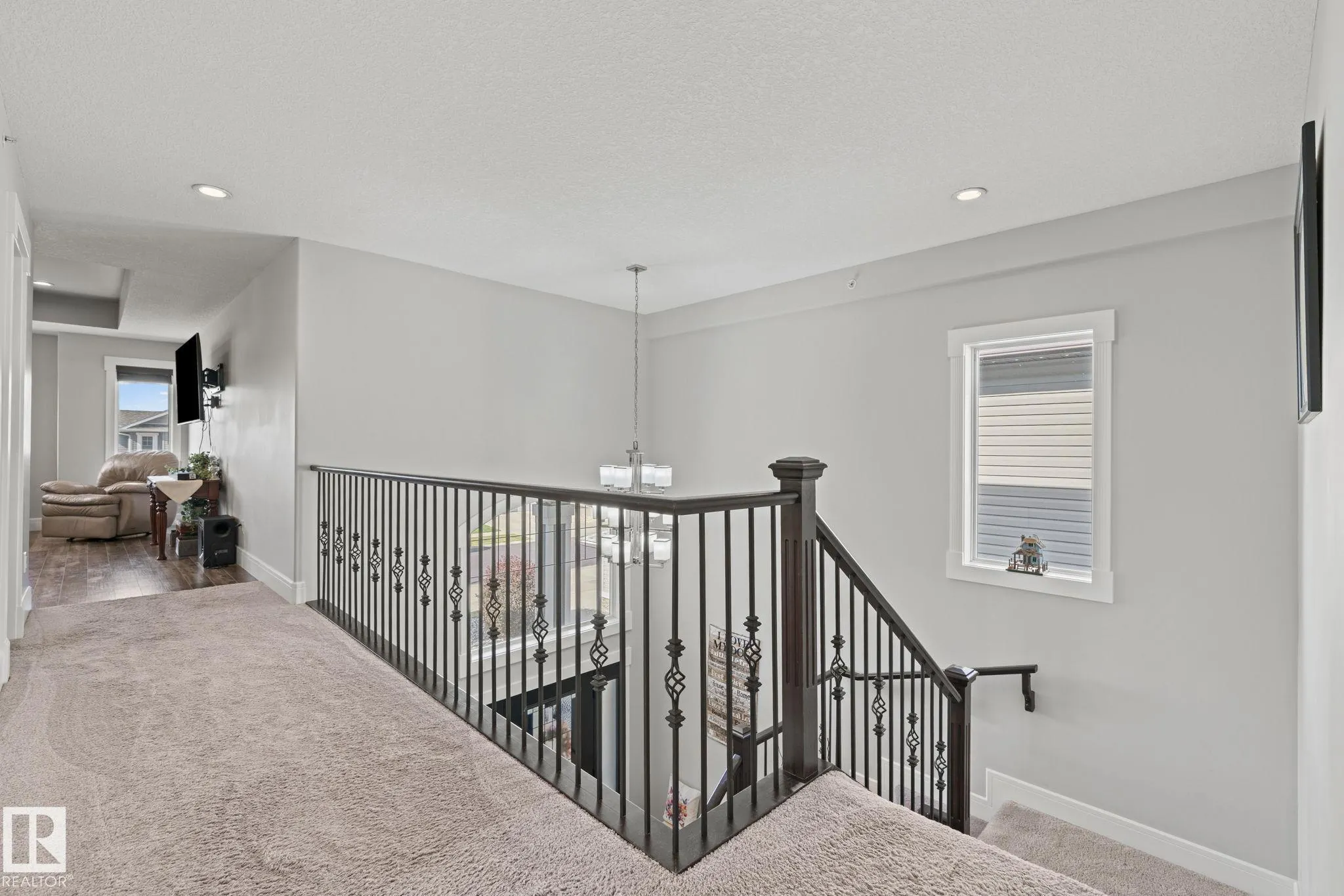 33 COTTONWOOD Crescent
