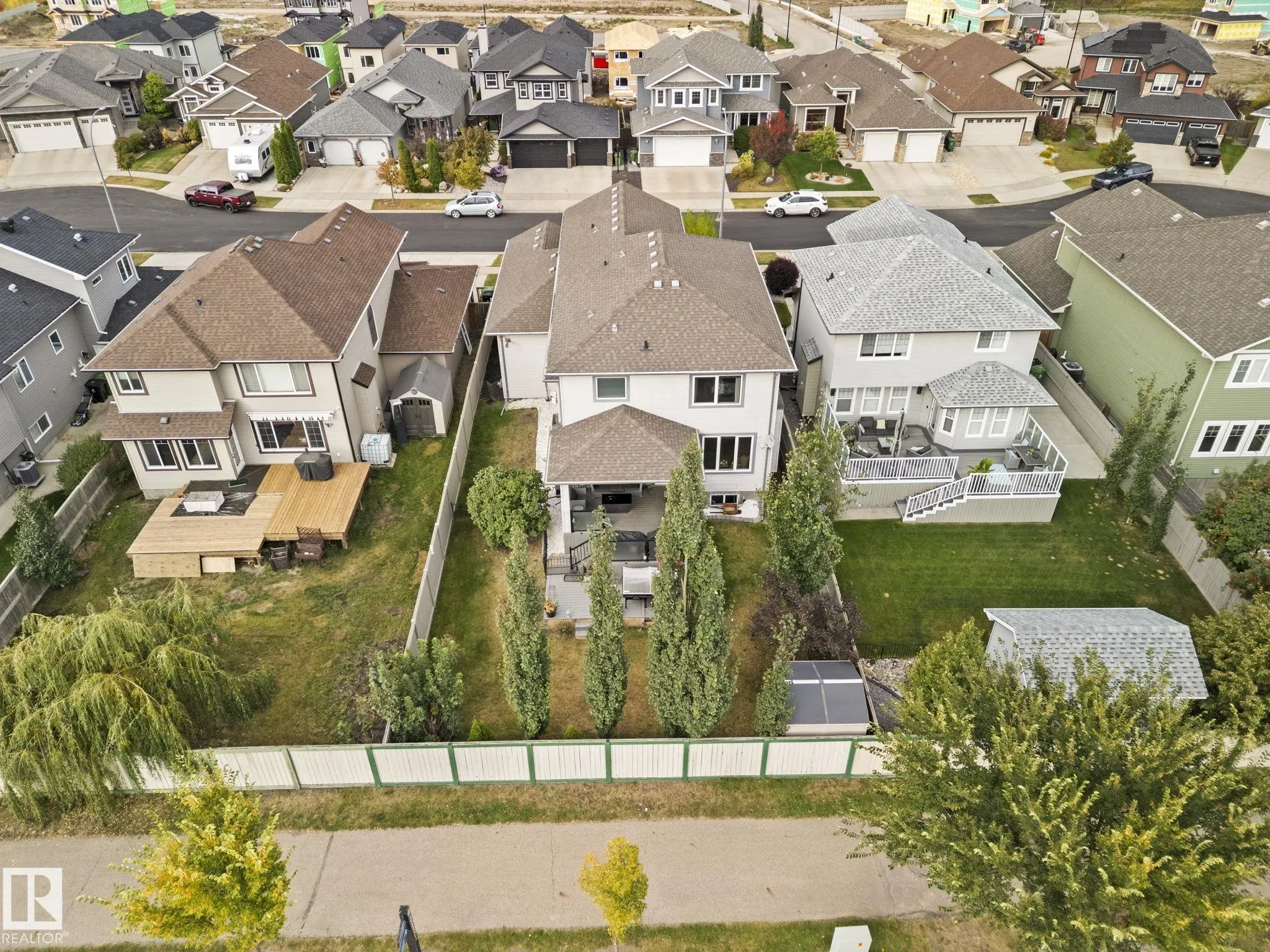 33 COTTONWOOD Crescent