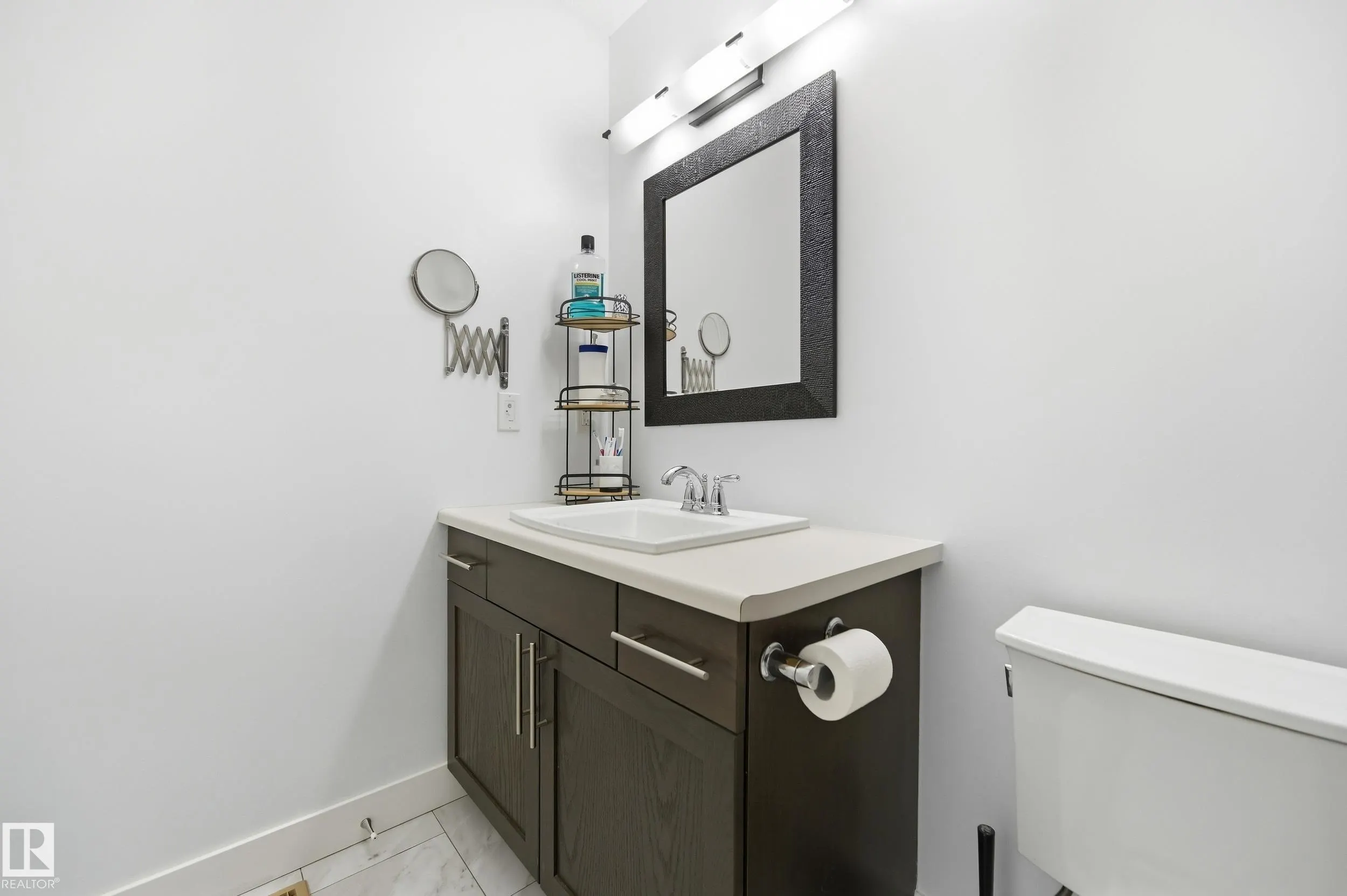 16012 11 Avenue